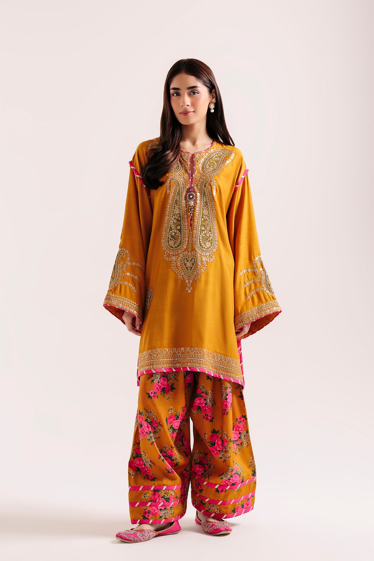 EMBROIDERED SUIT (E4828-103-204)