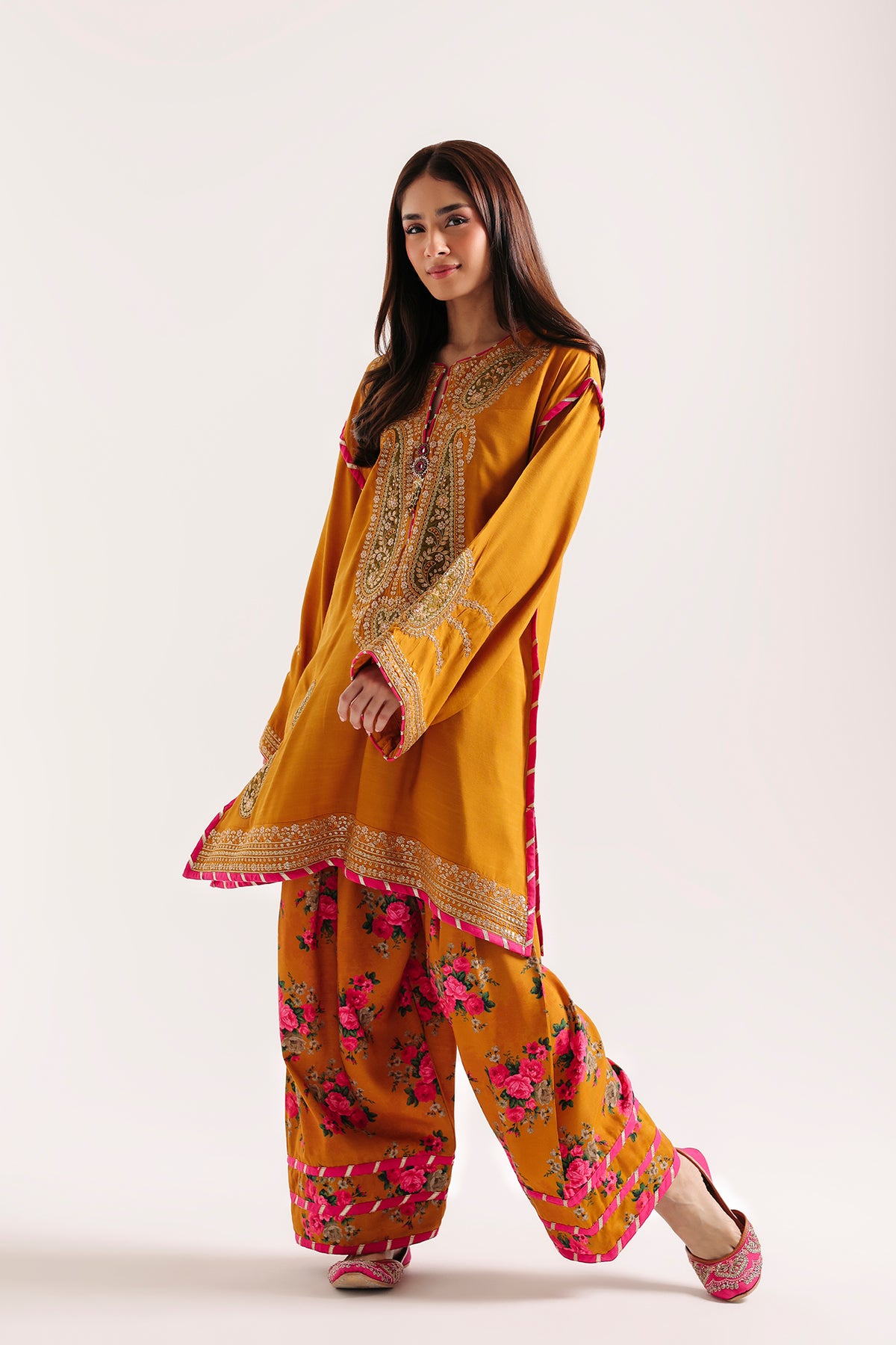 EMBROIDERED SUIT (E4828-103-204)