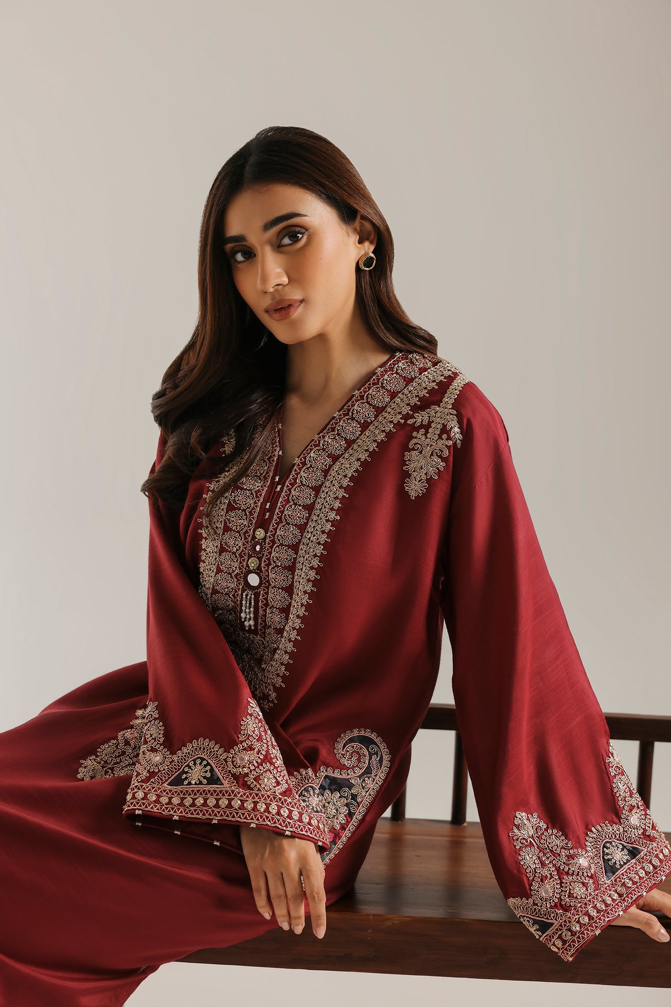 EMBROIDERED SUIT (E4831-103-519)
