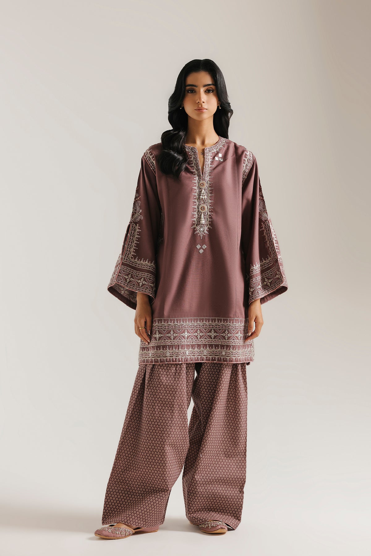 EMBROIDERED SUIT (E4862-103-805)