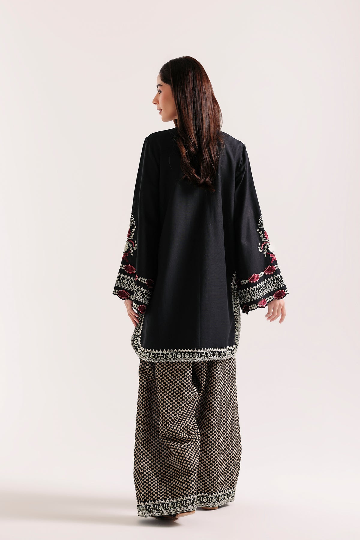 EMBROIDERED SUIT (E4871-103-901)