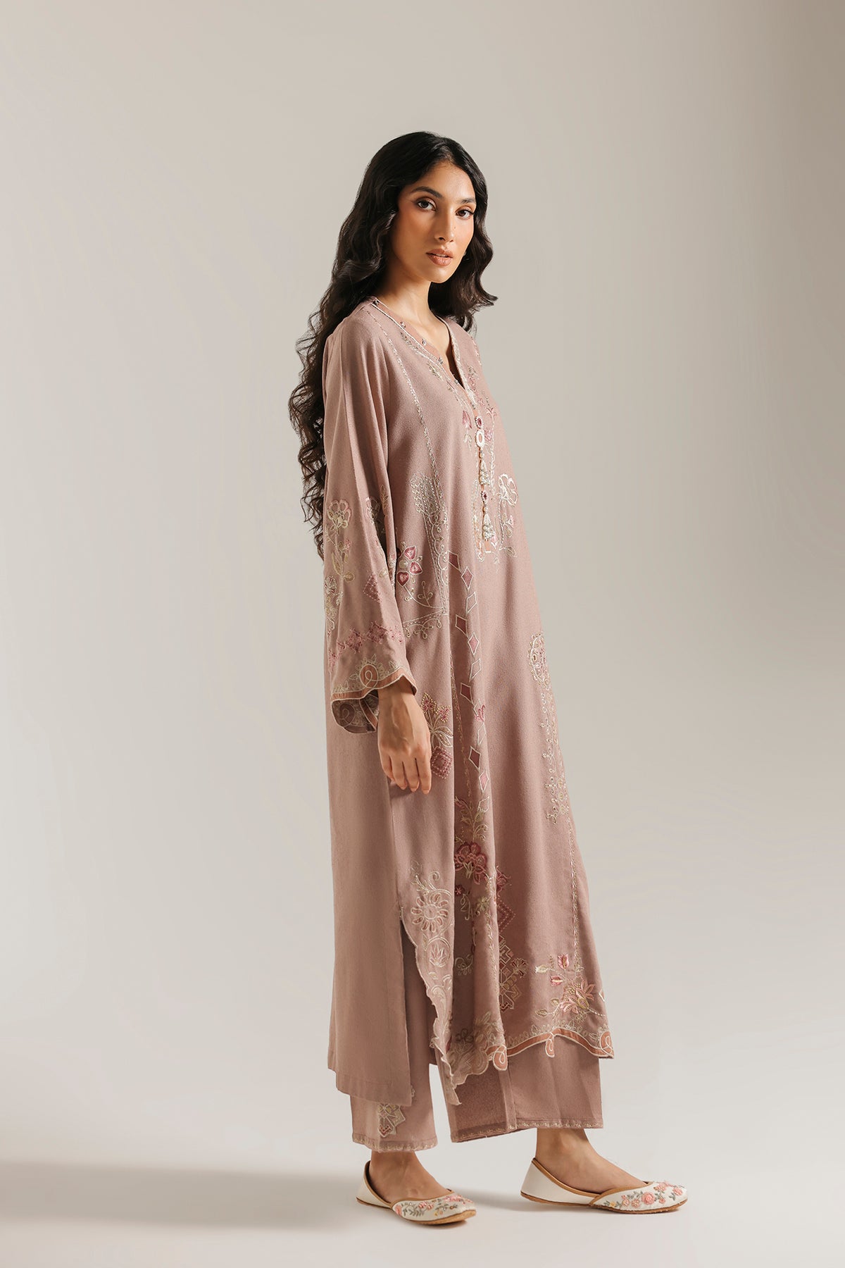 EMBROIDERED SUIT (E4878-103-815)