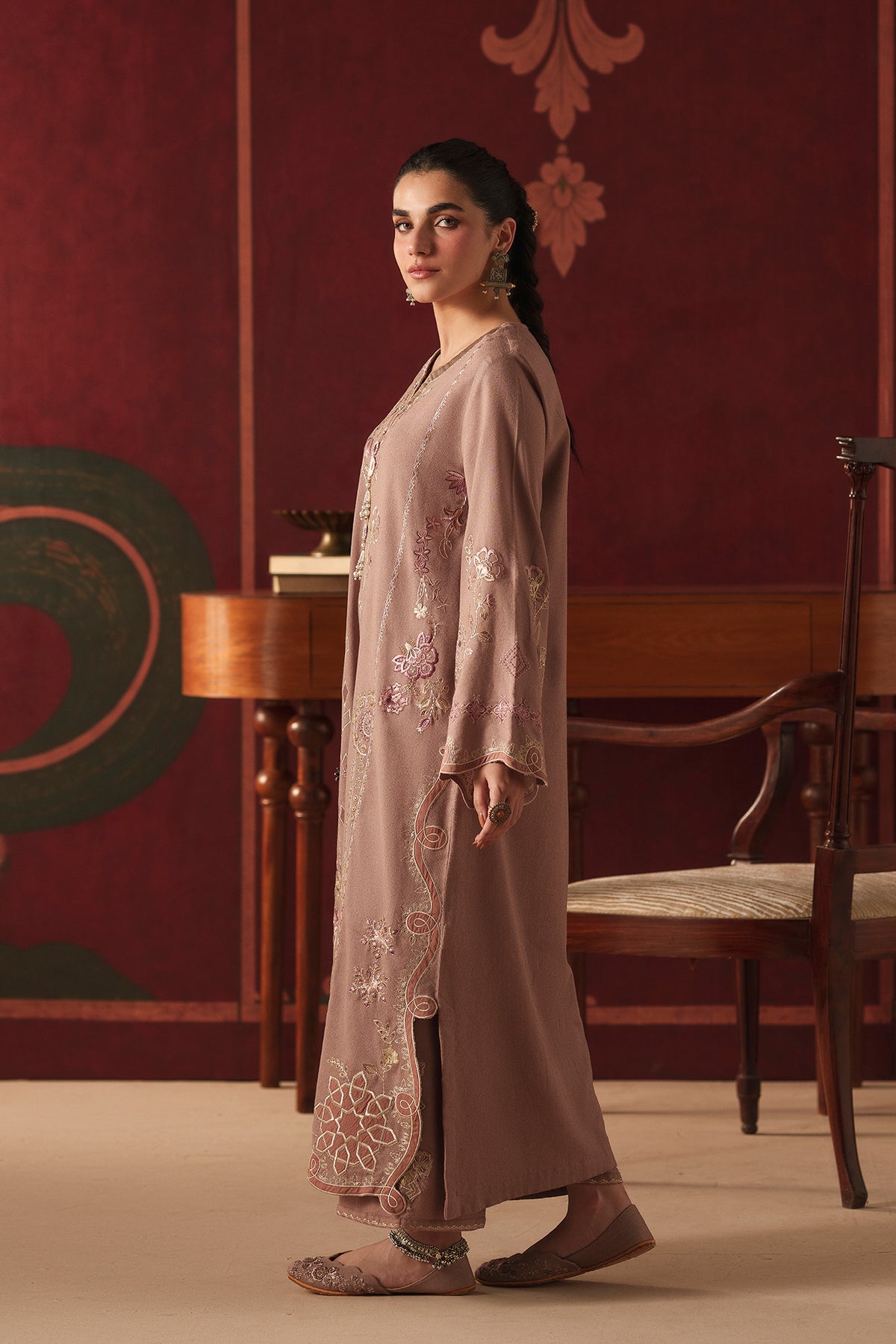 EMBROIDERED SUIT (E4878-103-815)