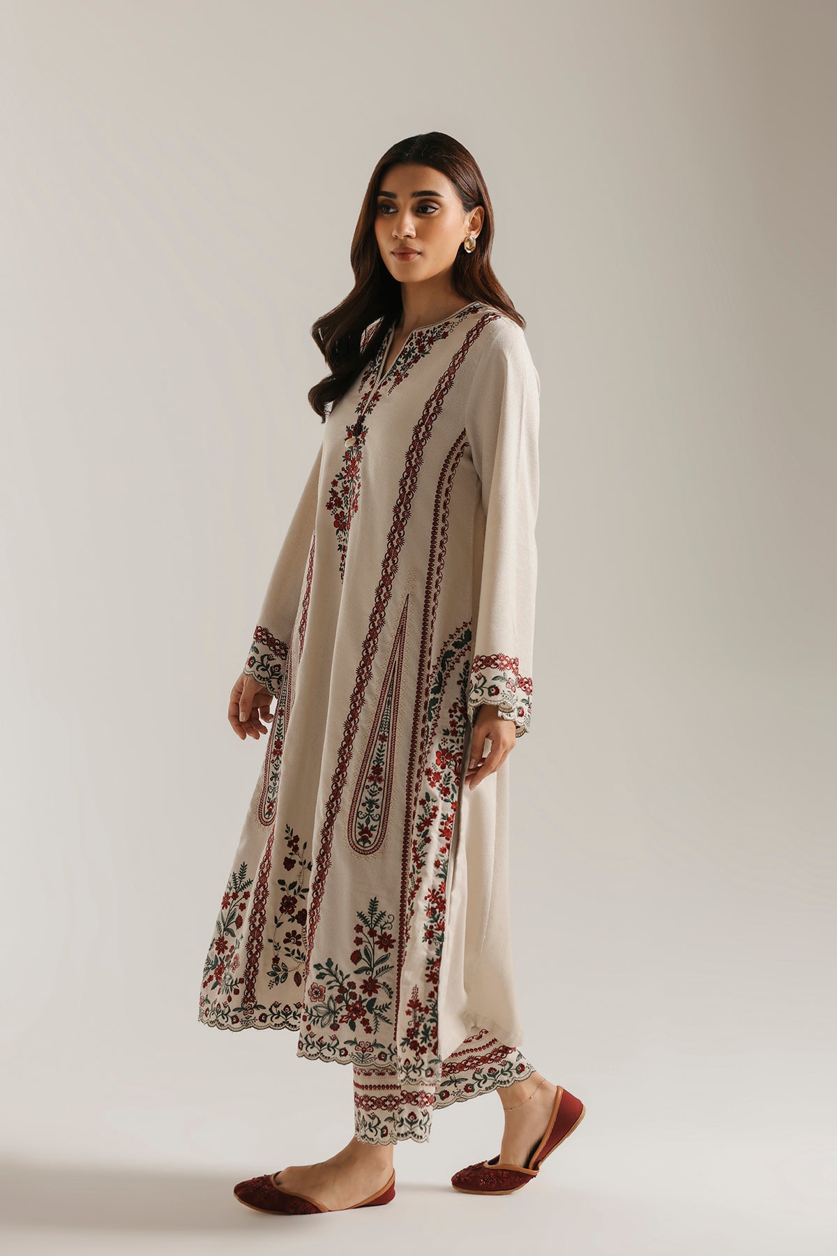 EMBROIDERED SUIT (E4881-103-004)