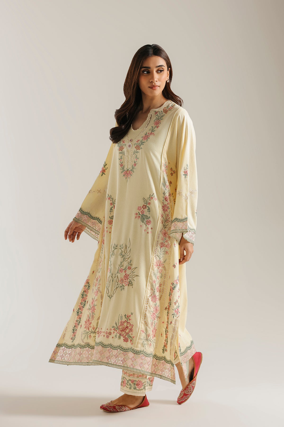 EMBROIDERED SUIT (E4882-103-112)