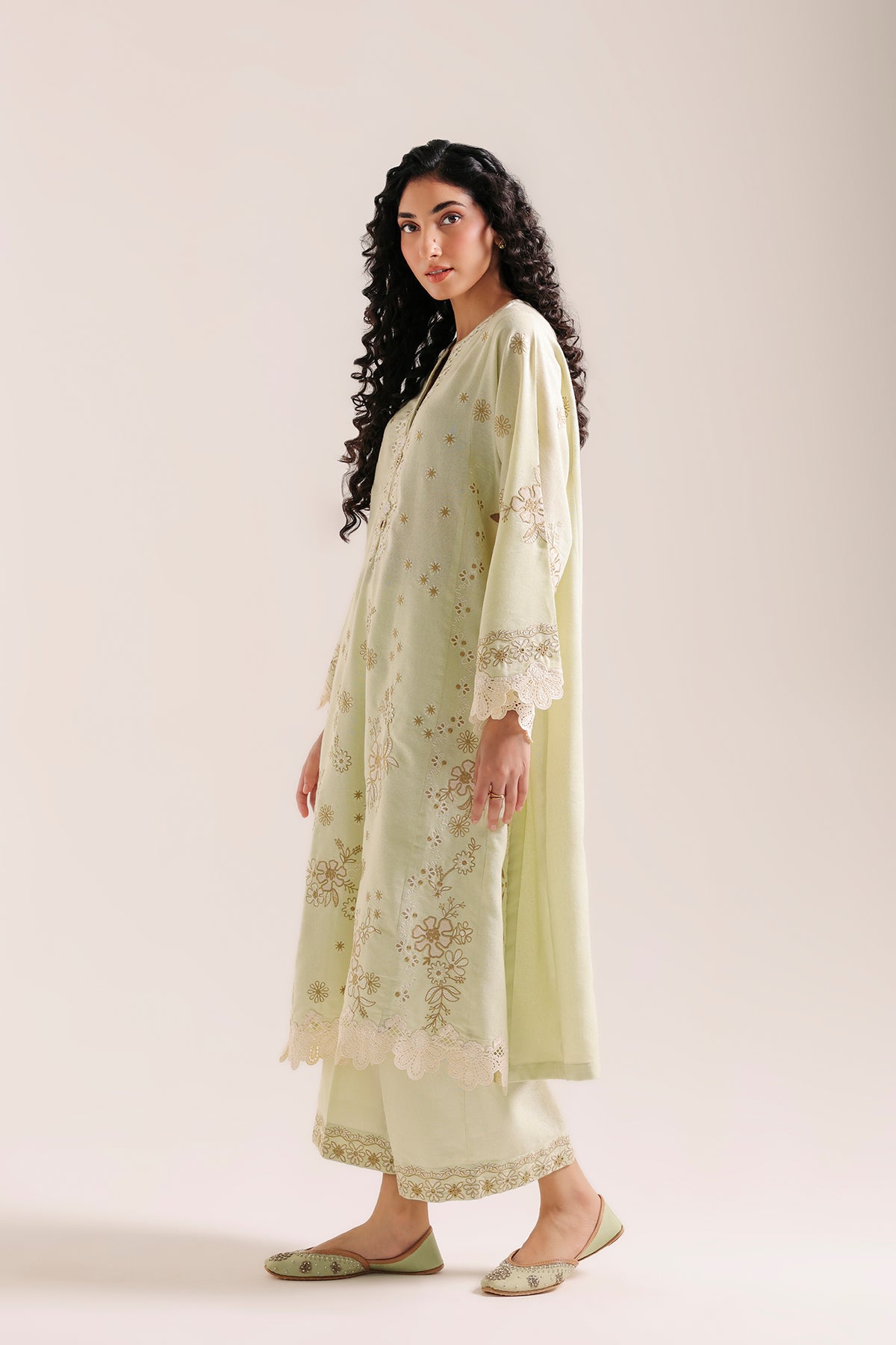 EMBROIDERED SUIT (E4884-103-130)