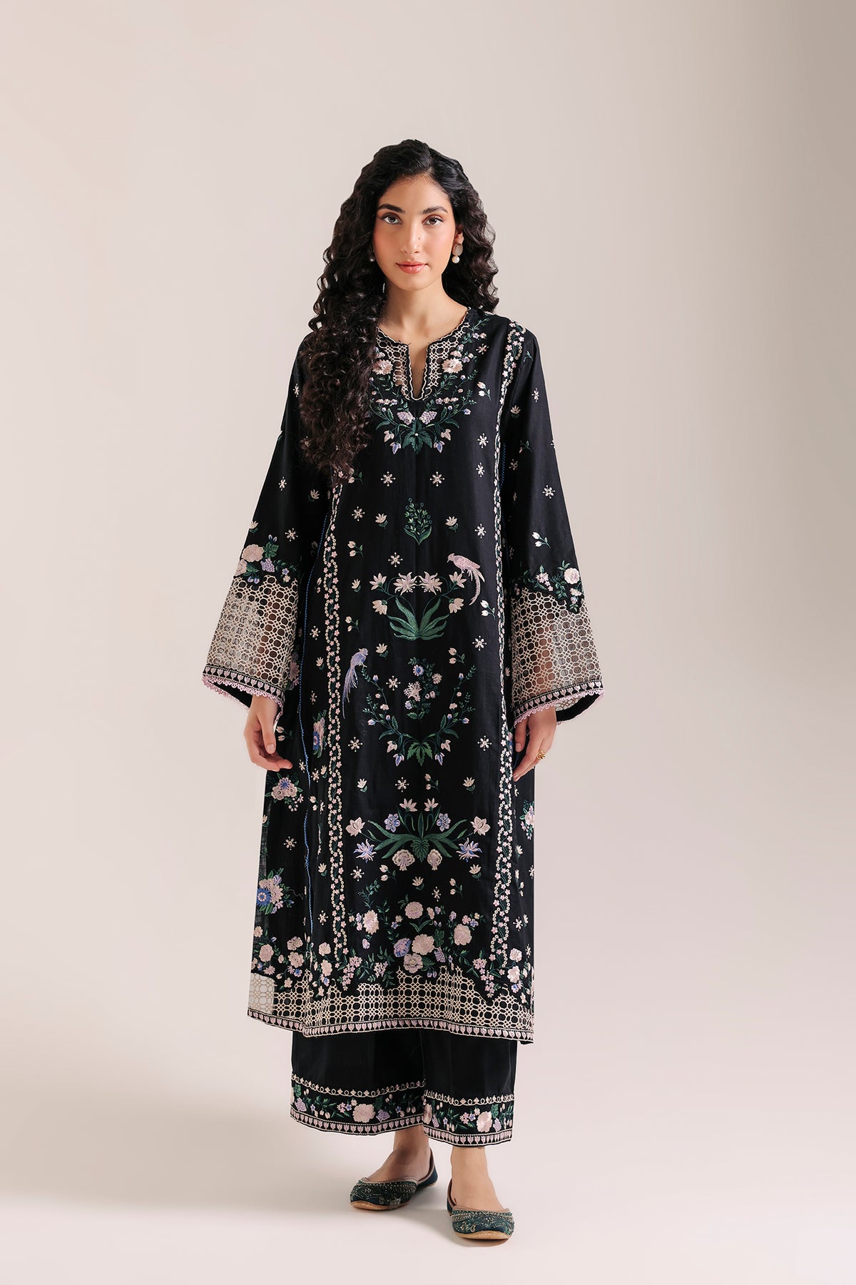 EMBROIDERED SUIT (E4885-103-901)