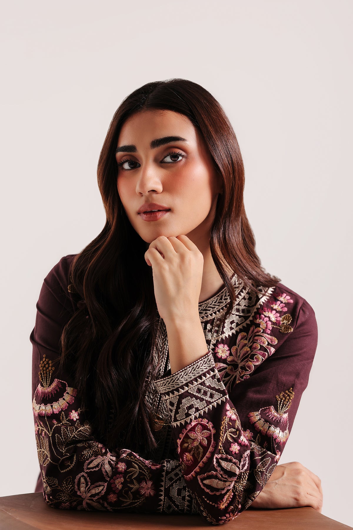 EMBROIDERED SUIT (E4920-103-802)