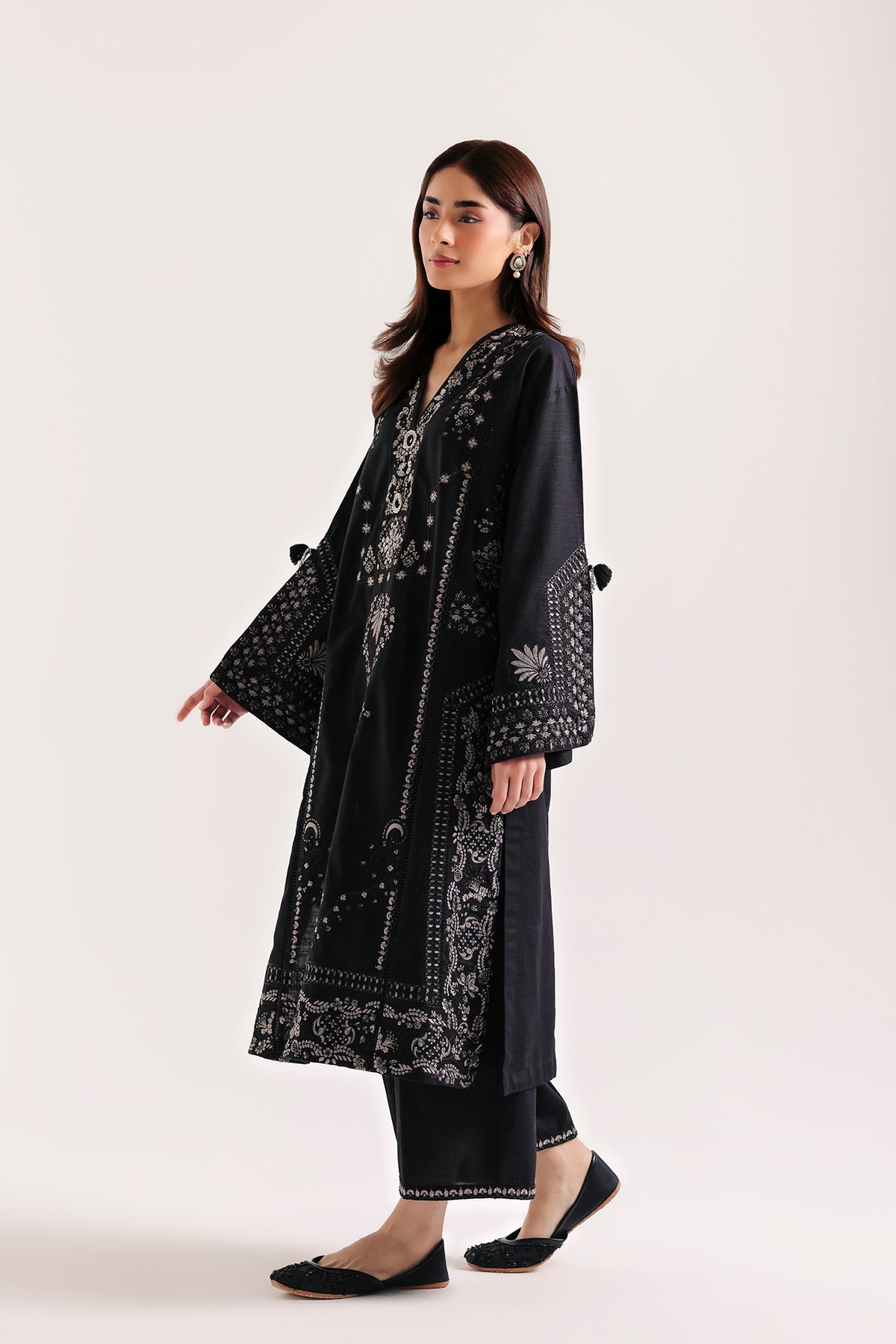 EMBROIDERED SUIT (E4926-103-901)