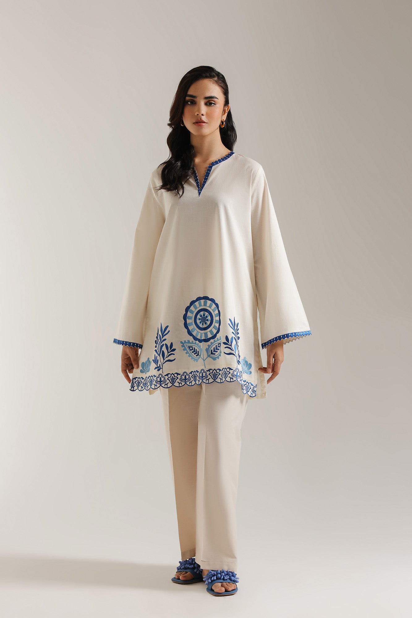 EMBROIDERED SHIRT (E5833/102/002)