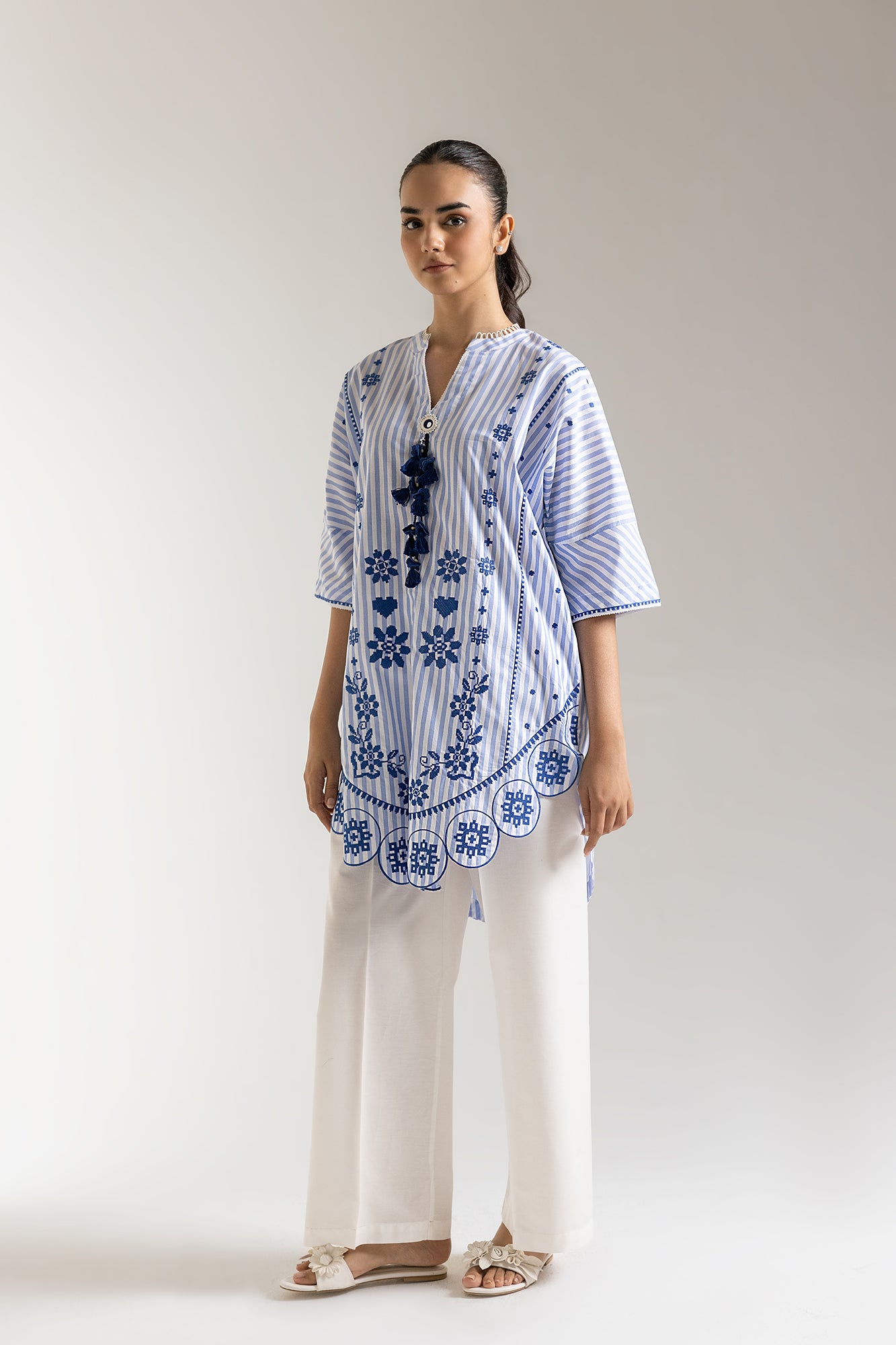 EMBROIDERED KURTI (E5839/102/629)