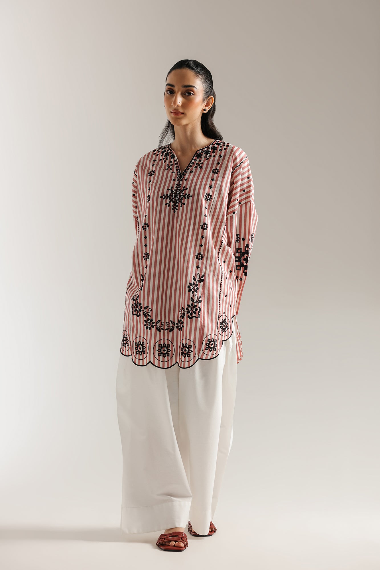 EMBROIDERED KURTI (E5840/102/003)