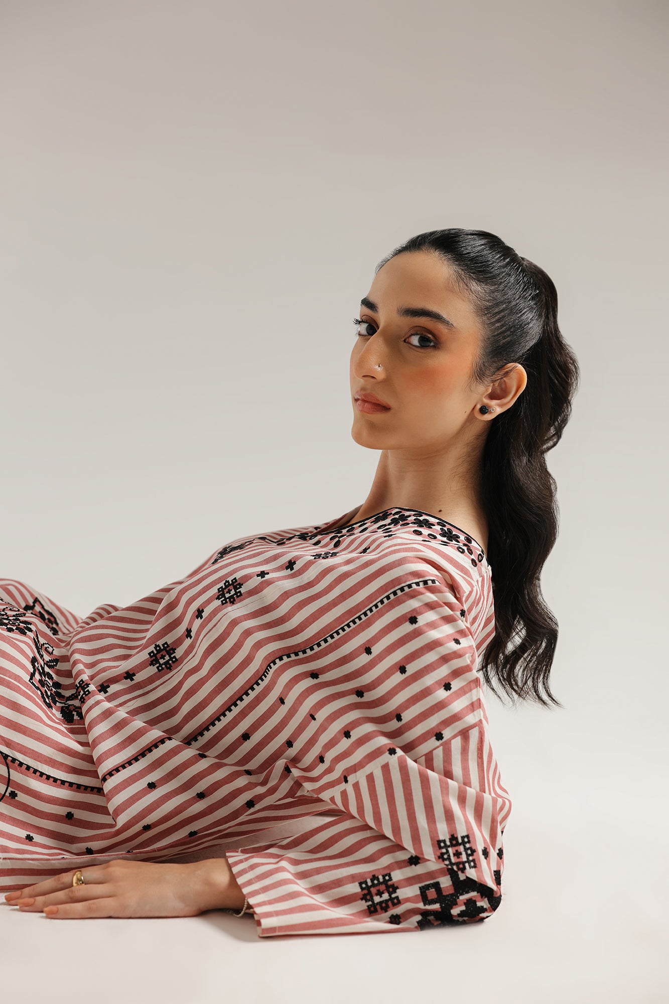 EMBROIDERED KURTI (E5840/102/003)