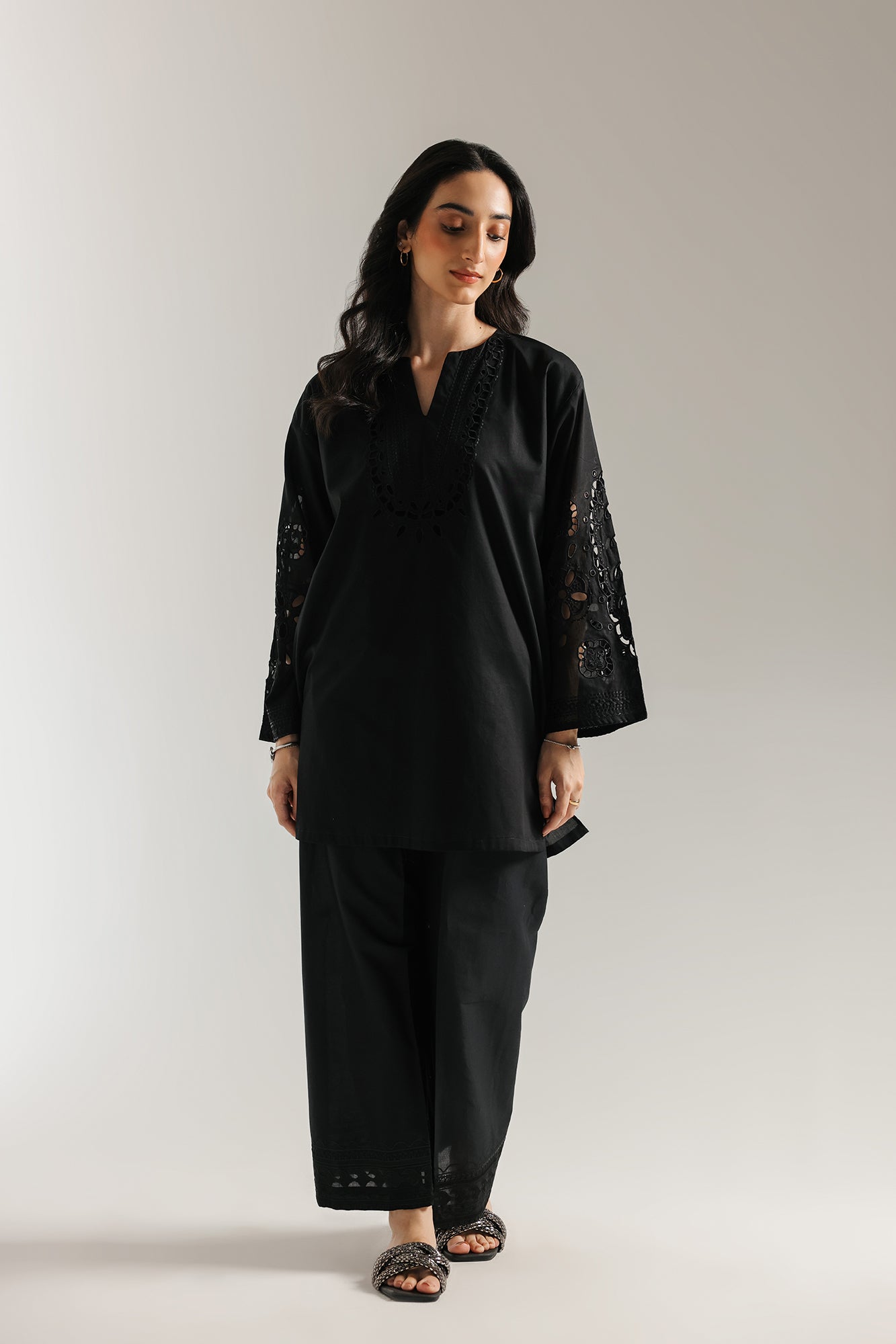 EMBROIDERED KURTI (E5848/102/902)