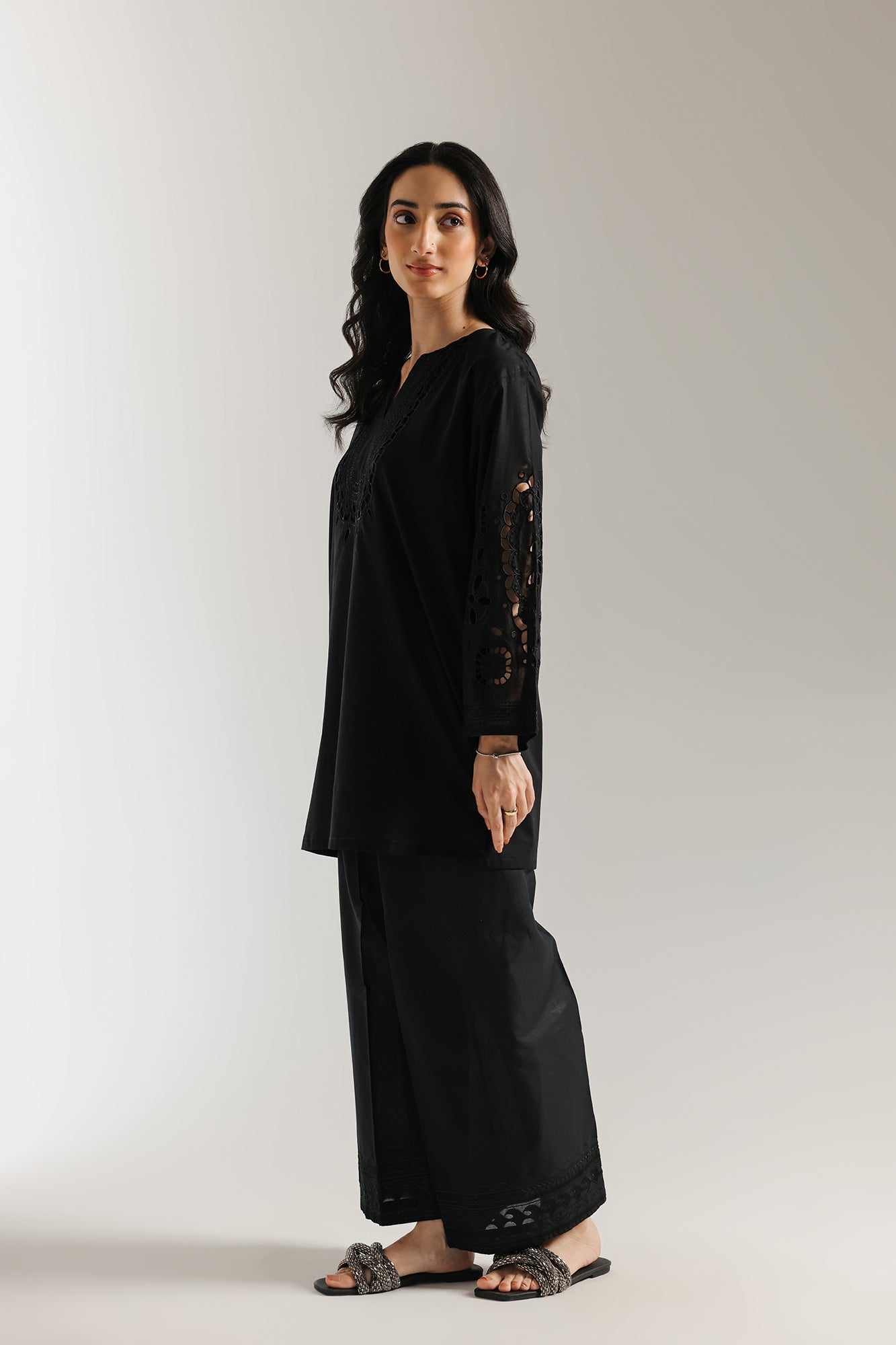 EMBROIDERED KURTI (E5848/102/902)