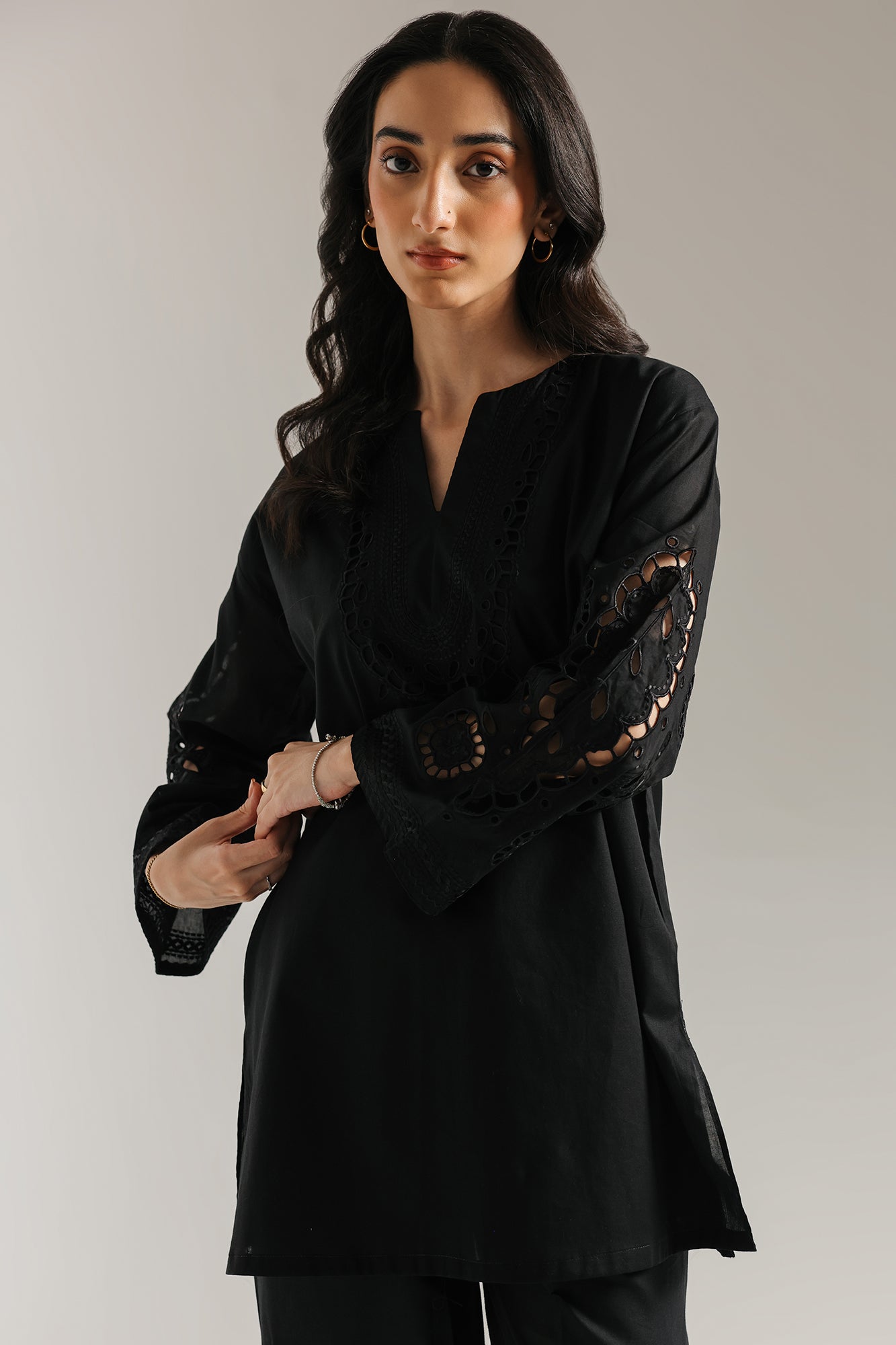 EMBROIDERED KURTI (E5848/102/902)