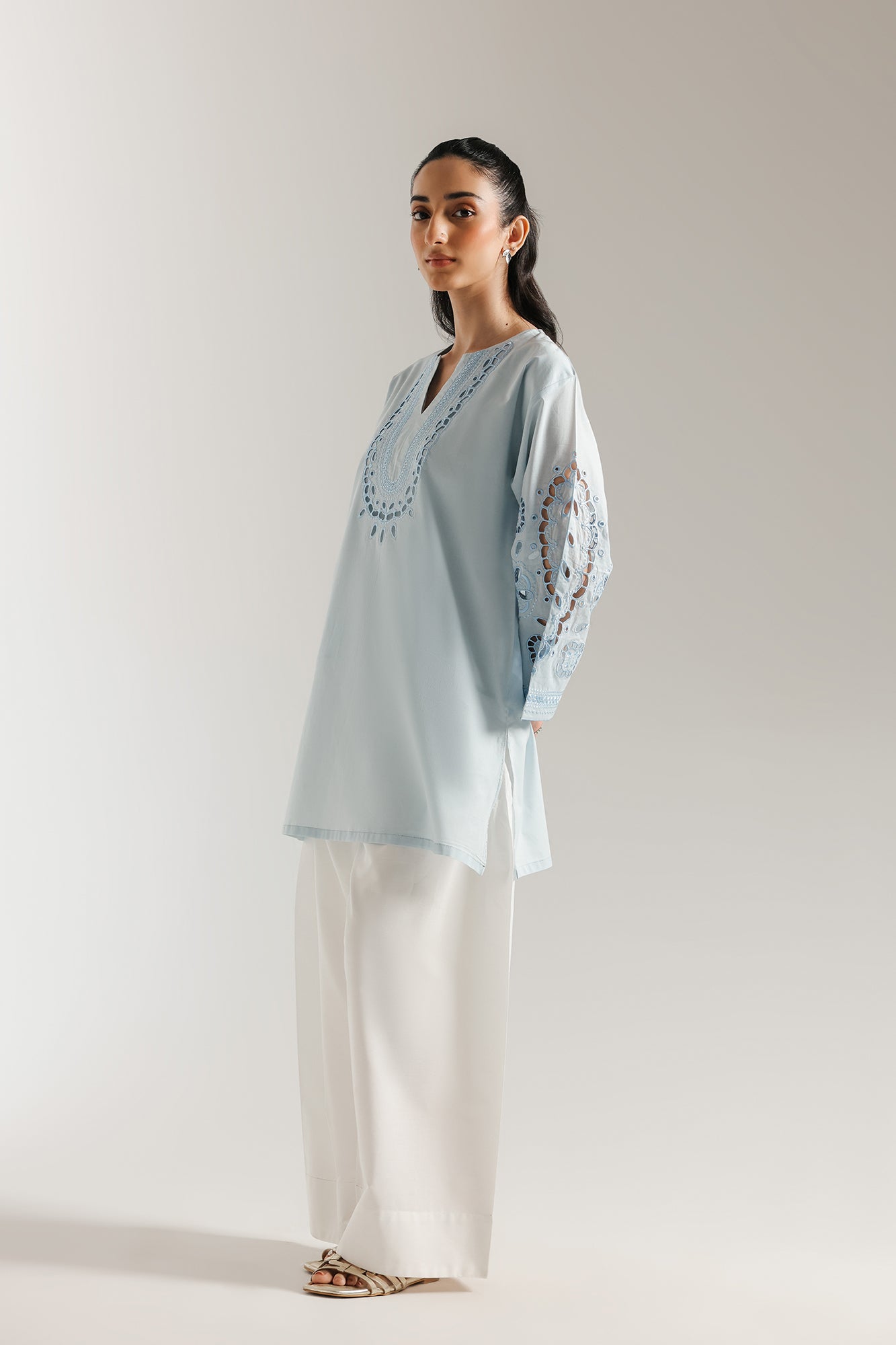 EMBROIDERED KURTI (E5849/102/635)