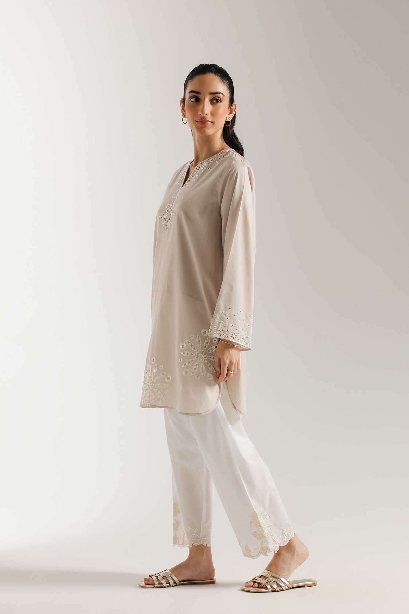 EMBROIDERED SHIRT (E5886/102/006)