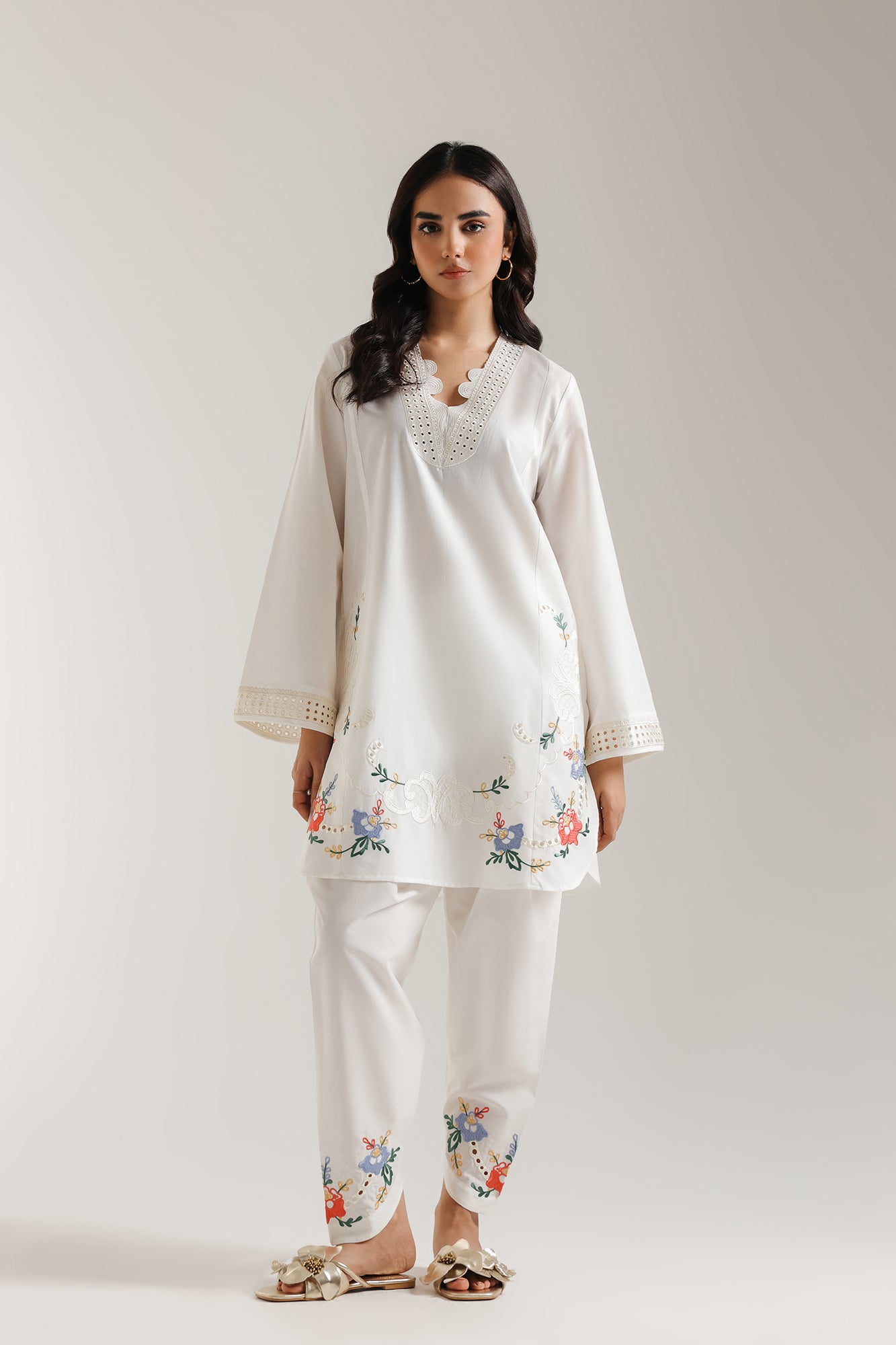EMBROIDERED SUIT (E6092/102/001)