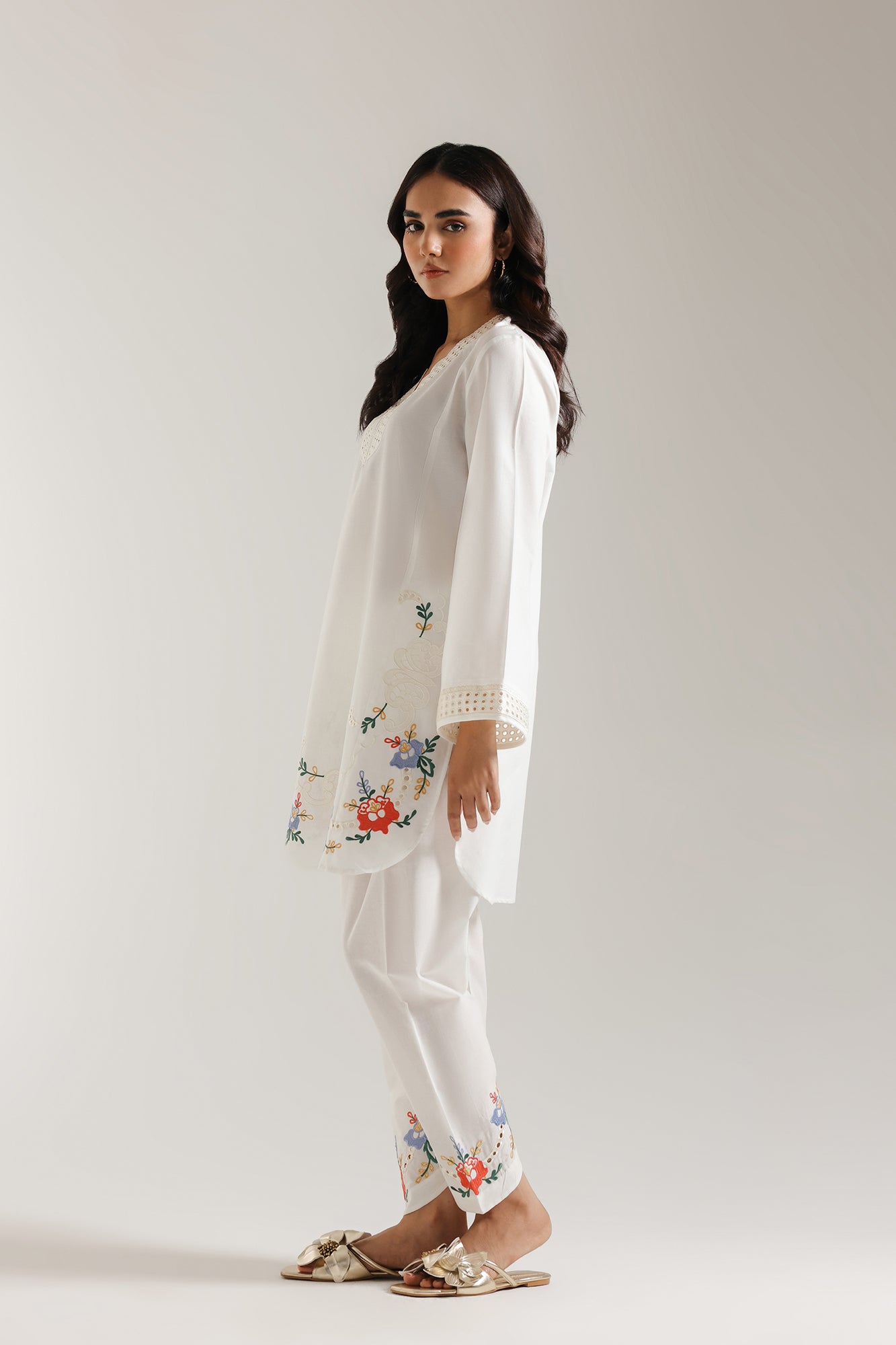 EMBROIDERED SUIT (E6092/102/001)