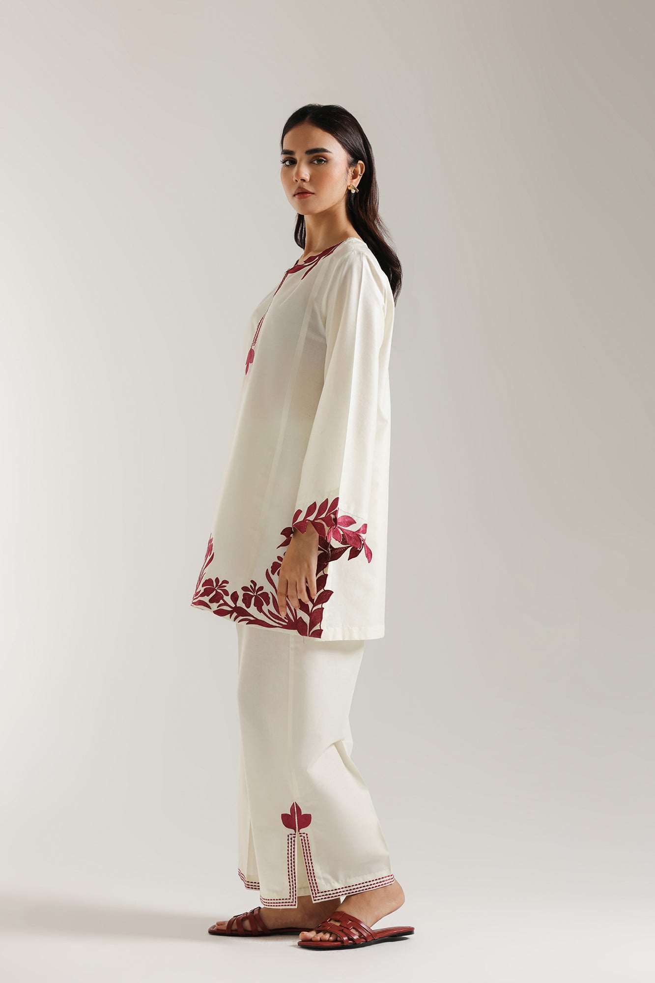 EMBROIDERED SUIT (E6105/102/101)