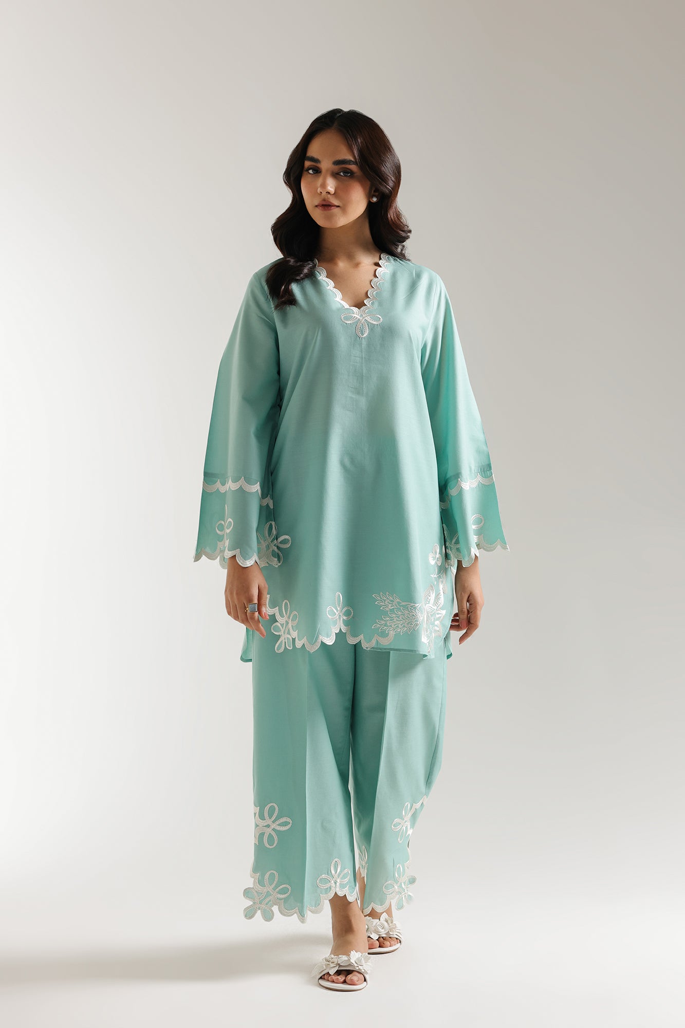 EMBROIDERED SUIT (E6116/102/716)