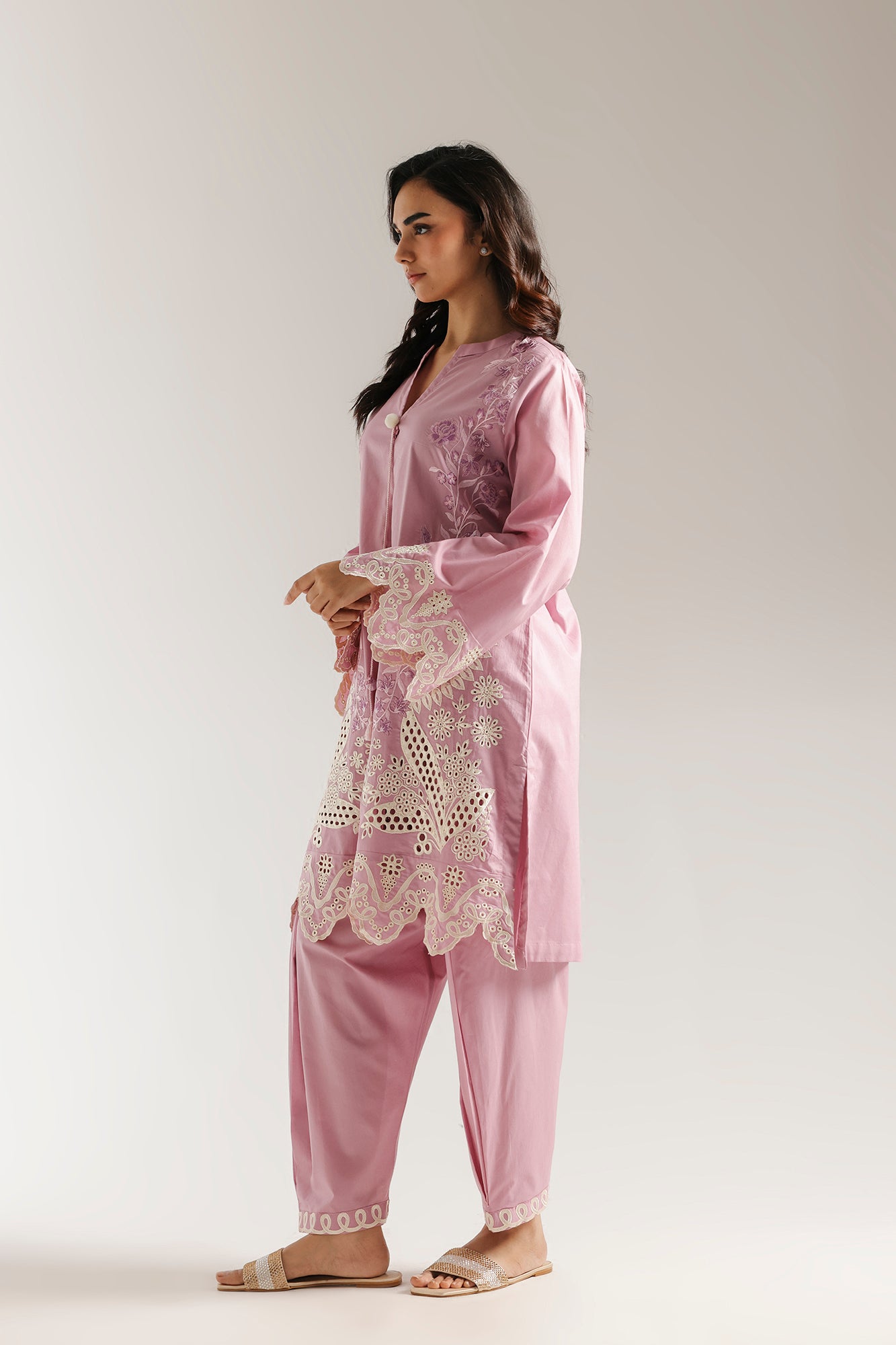 EMBROIDERED SUIT (E6138/102/528)
