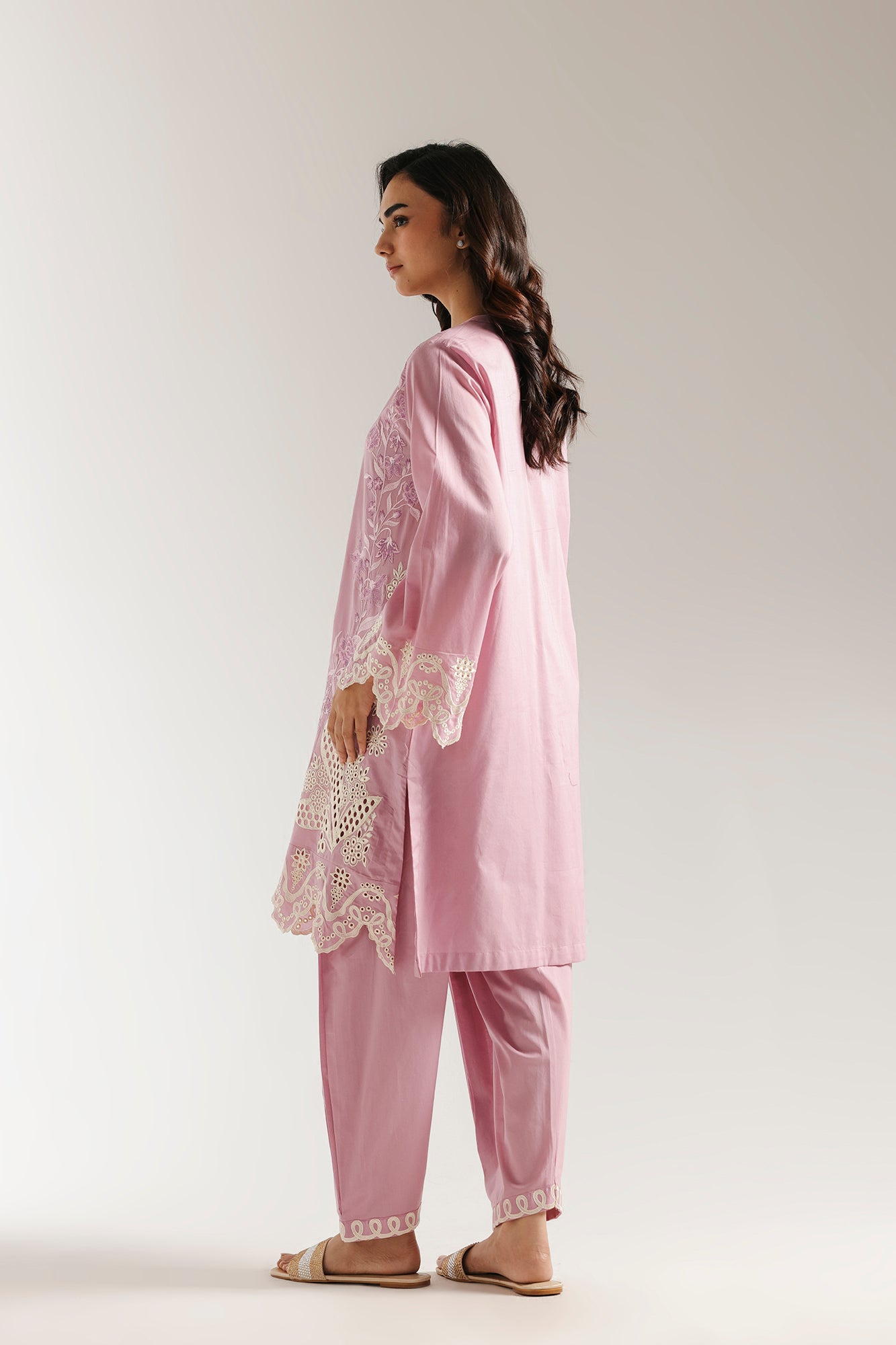 EMBROIDERED SUIT (E6138/102/528)