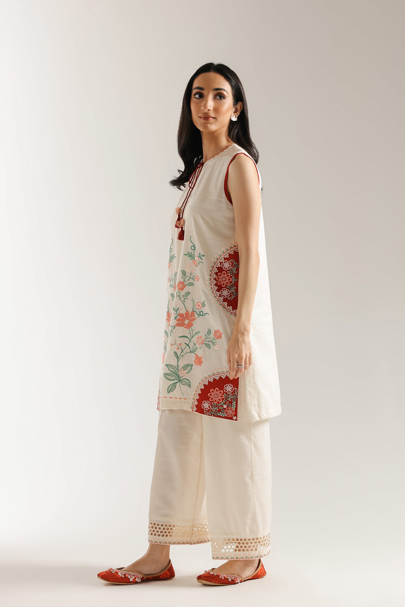 EMBROIDERED SUIT (E6177/102/005)