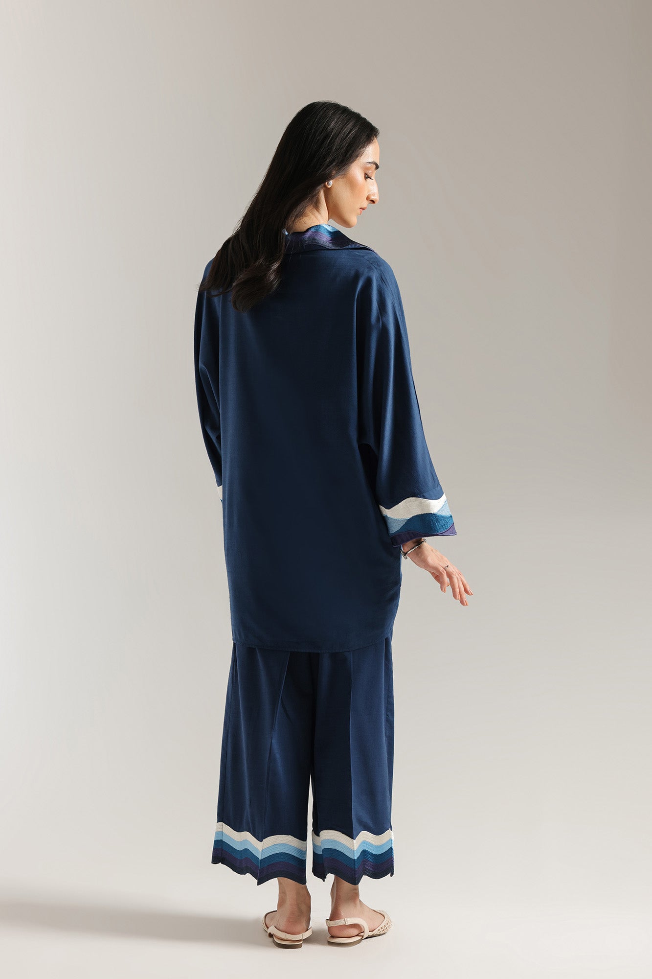 EMBROIDERED SUIT (E6184/102/620)