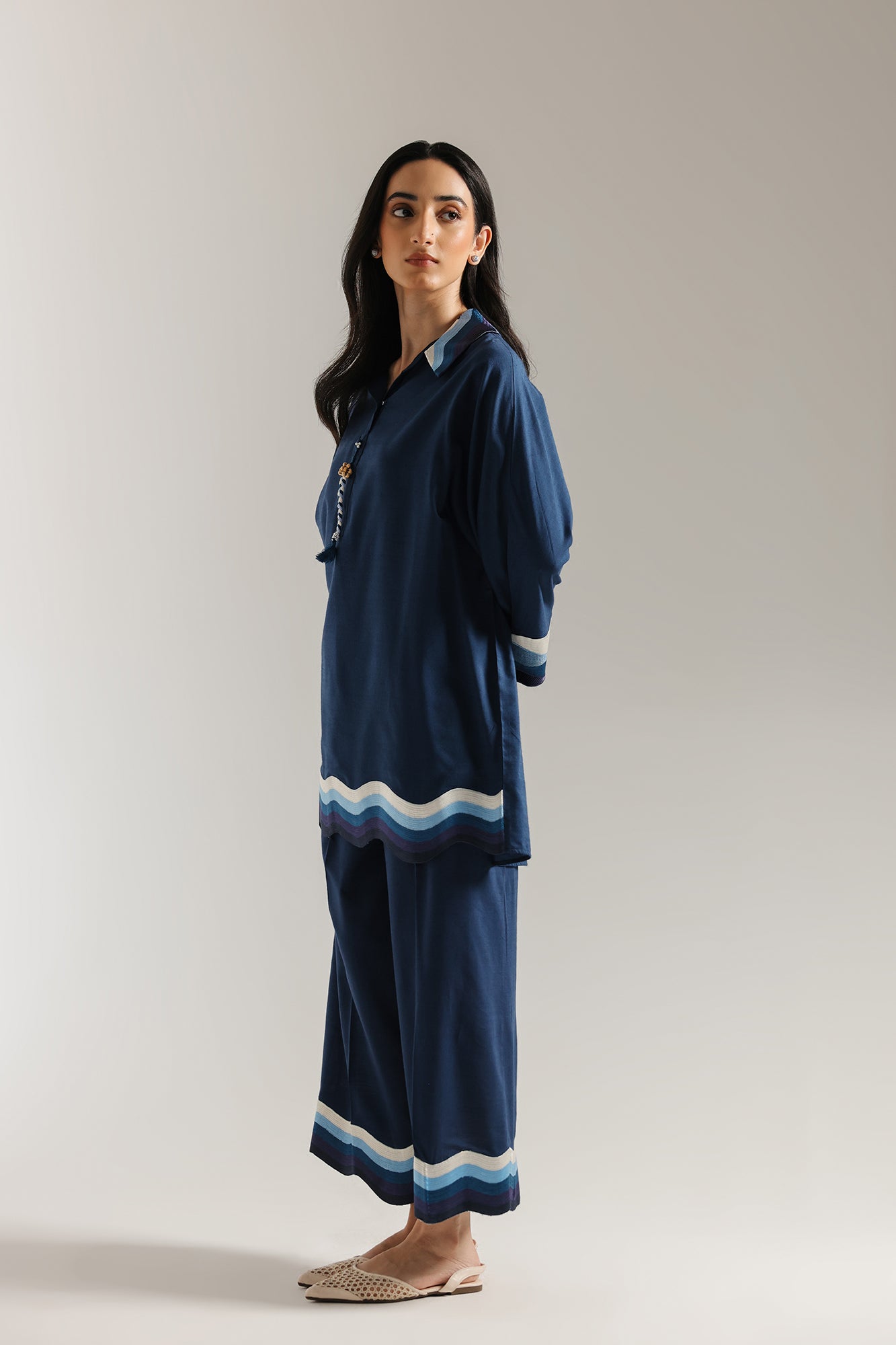 EMBROIDERED SUIT (E6184/102/620)
