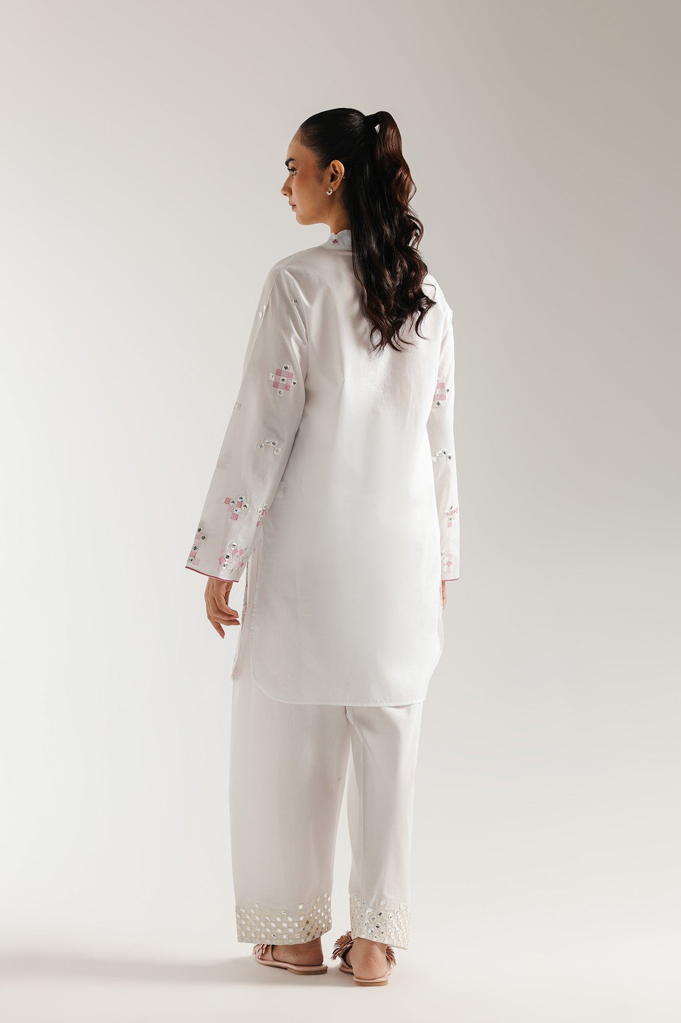 EMBROIDERED SUIT (E6192/102/005)