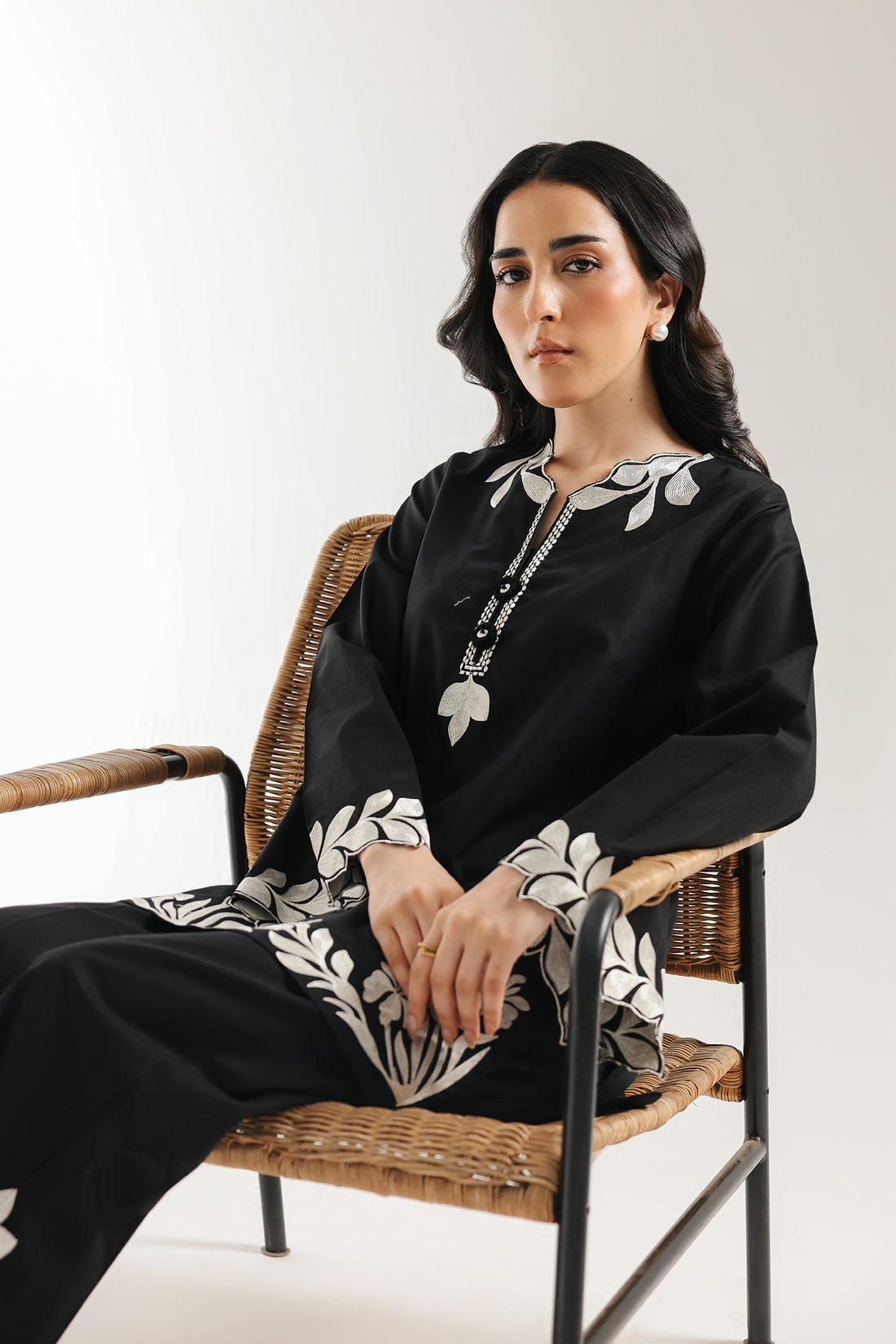 EMBROIDERED SUIT (E6233/102/902)