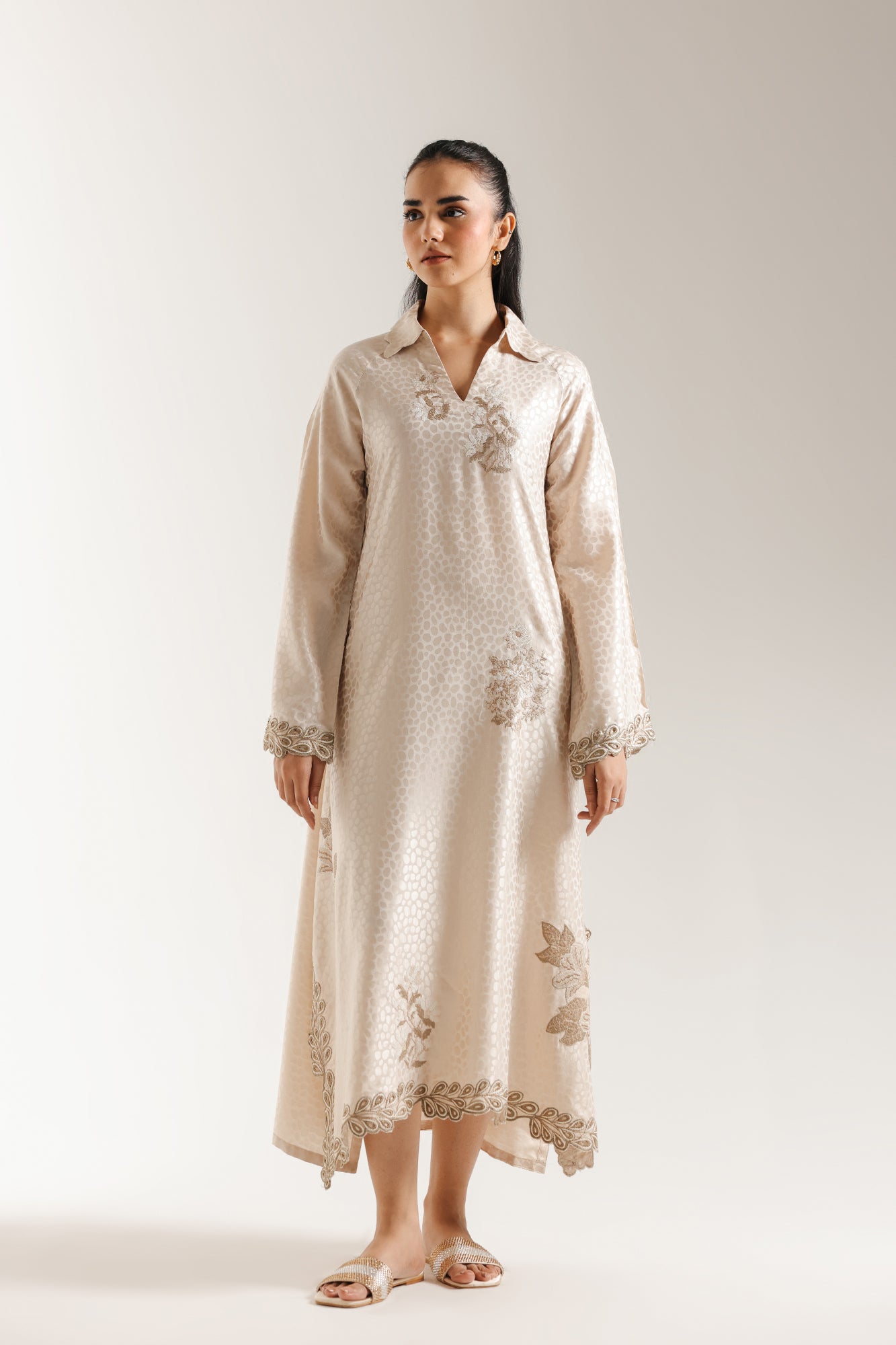 EMBROIDERED DRESS (E6625/102/808)