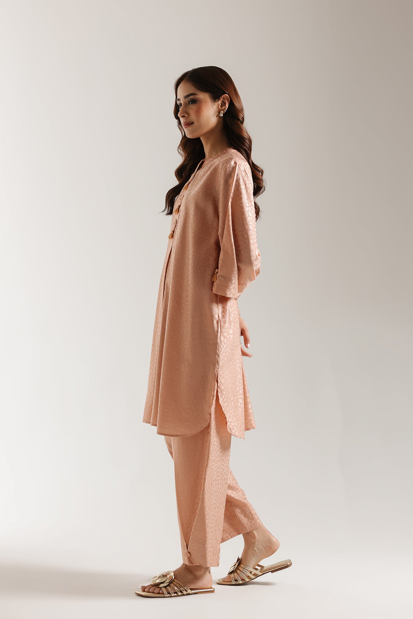 EMBROIDERED SUIT (E6631/102/808)