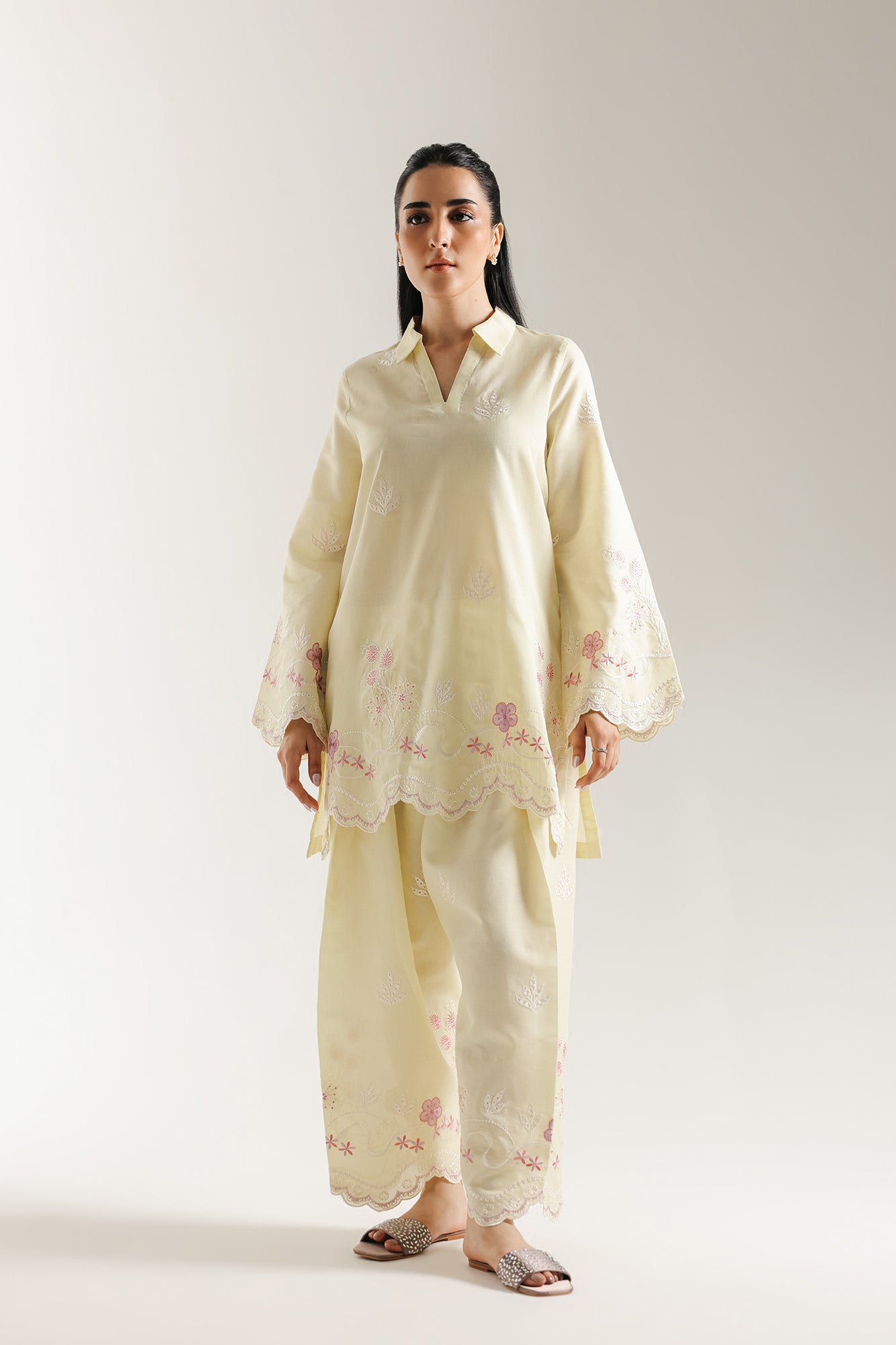 EMBROIDERED SUIT (E6640/102/129)