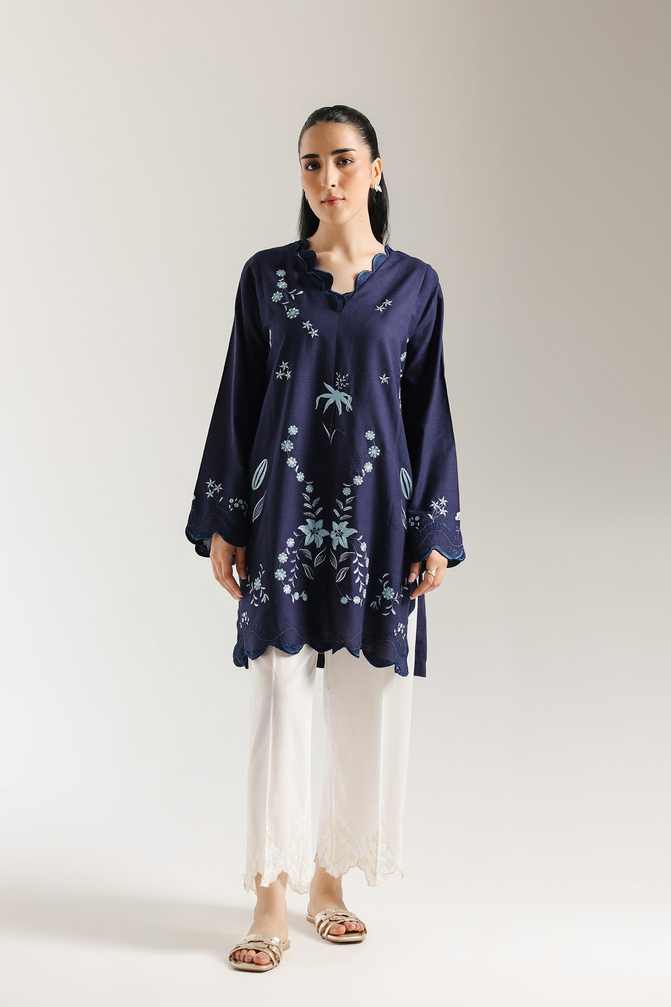 EMBROIDERED SHIRT (E6648/102/623)