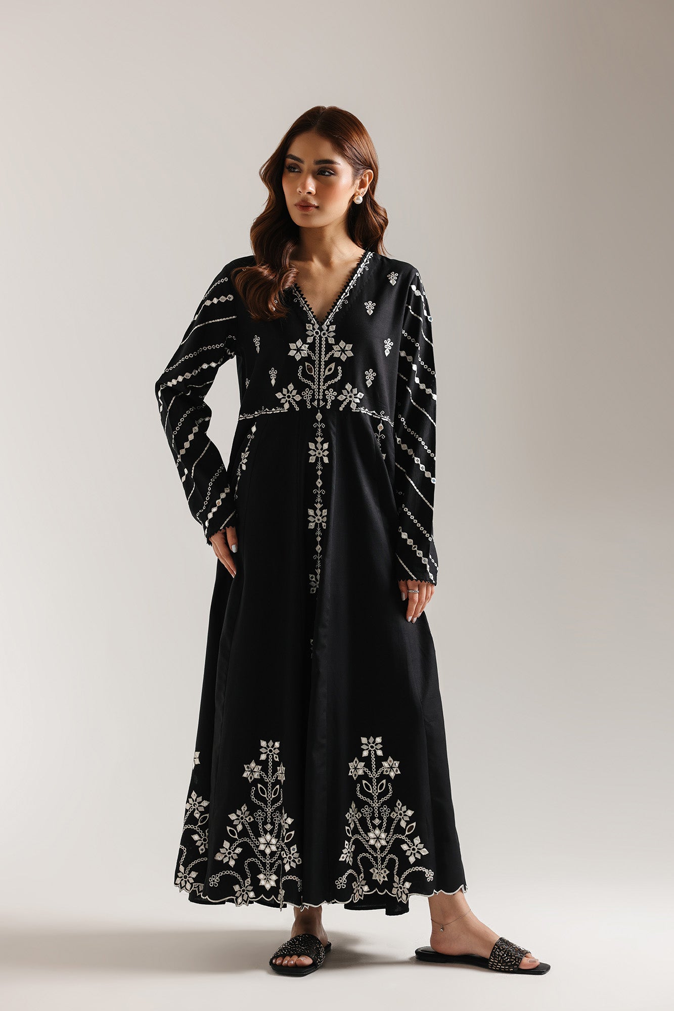 EMBROIDERED DRESS (E6649/102/902)