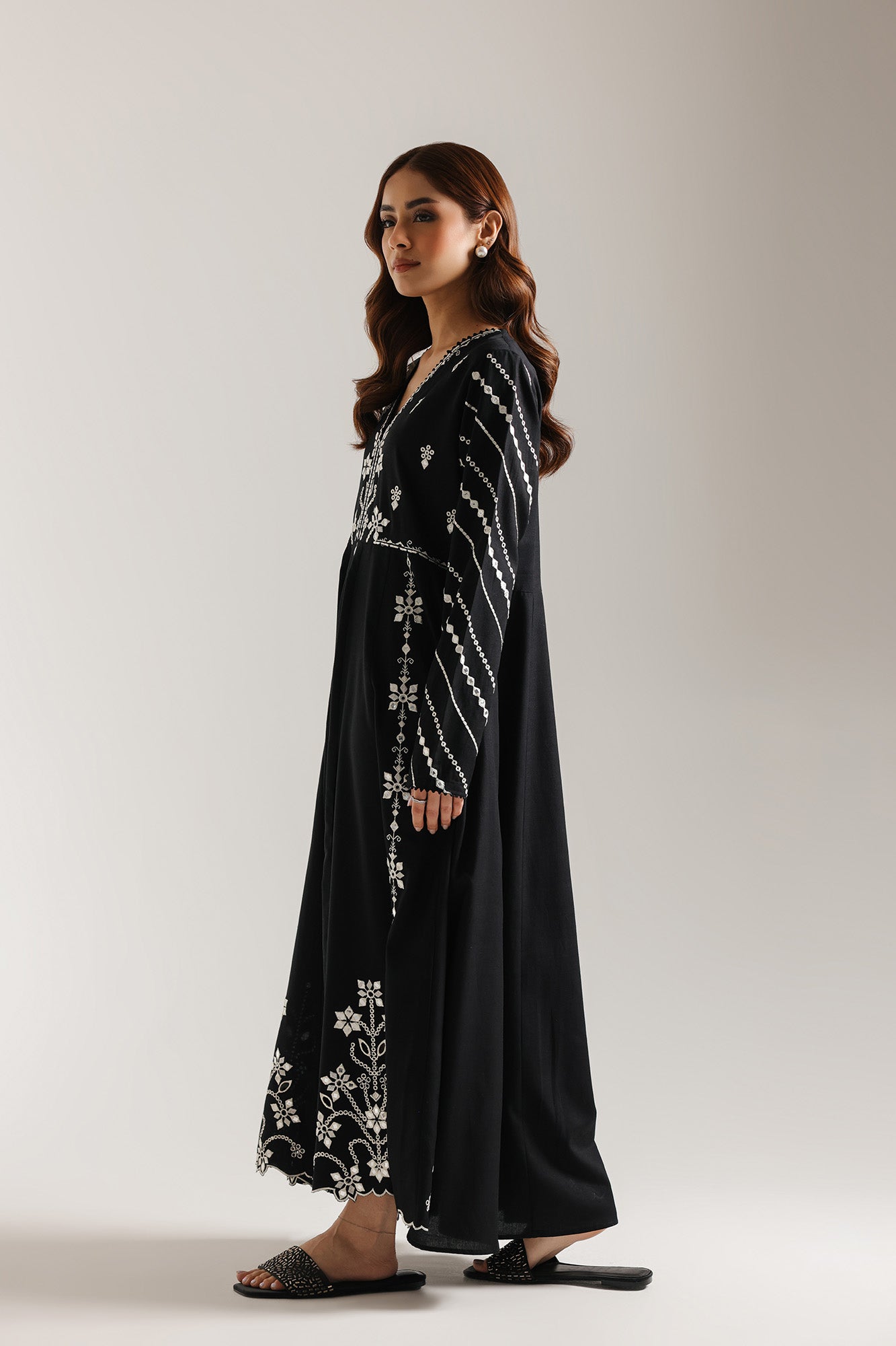 EMBROIDERED DRESS (E6649/102/902)