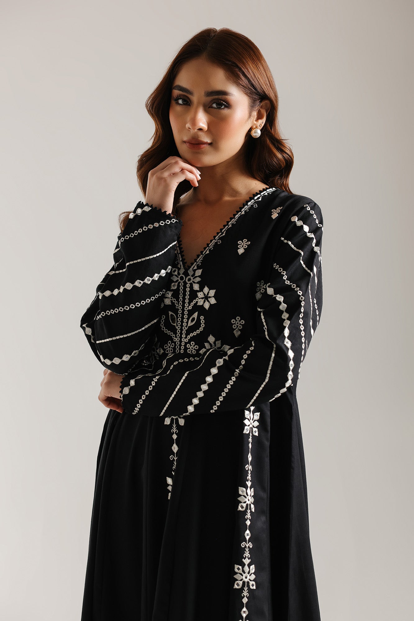 EMBROIDERED DRESS (E6649/102/902)