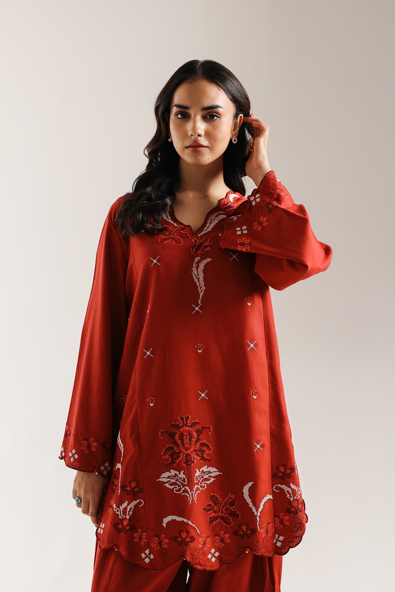 EMBROIDERED SUIT (E6652/102/301)