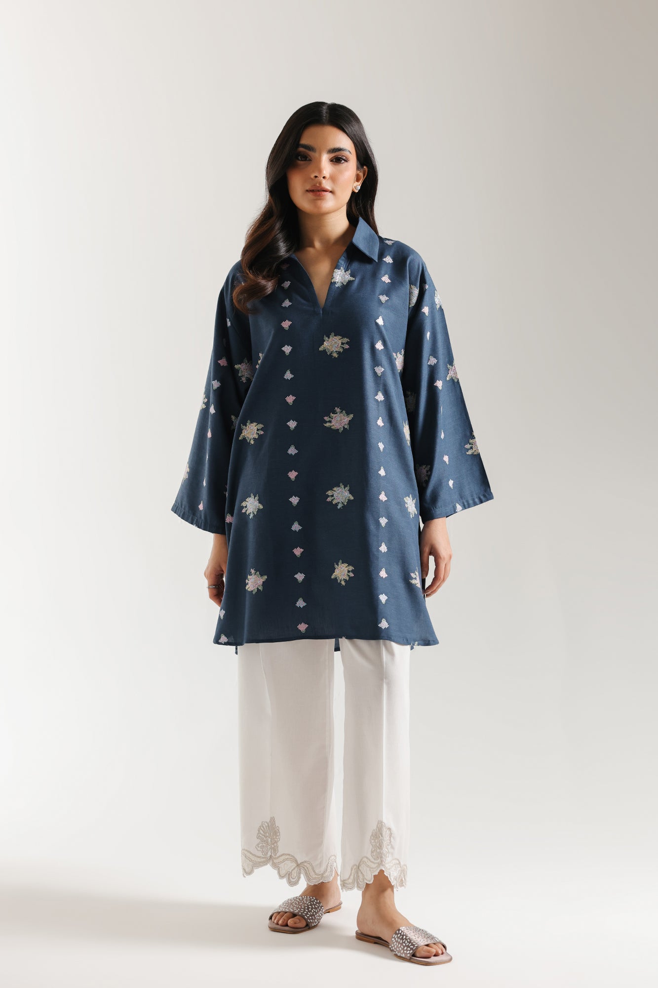 EMBROIDERED KURTI (E6661/102/602)