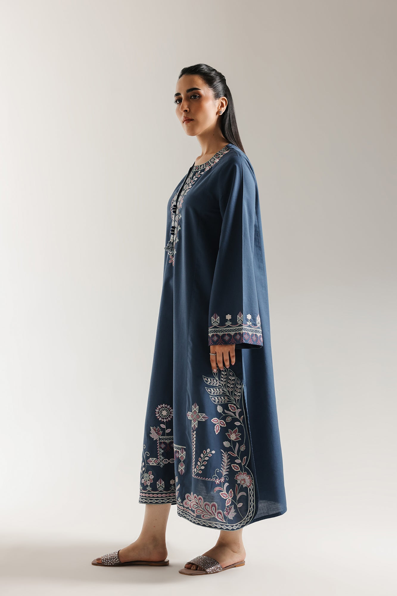 EMBROIDERED SHIRT (E6943/102/622)