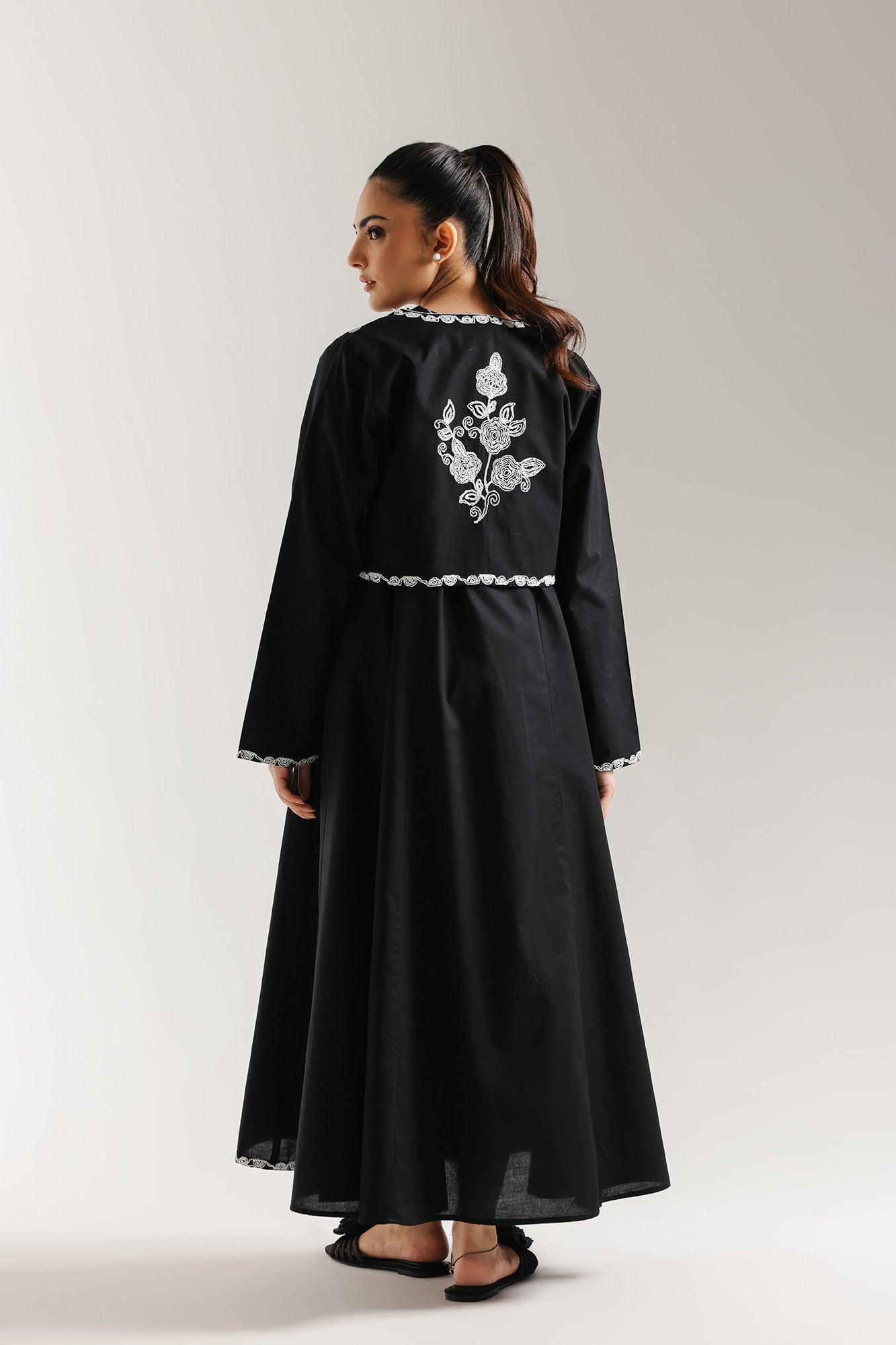 EMBROIDERED DRESS (E6944/102/901)