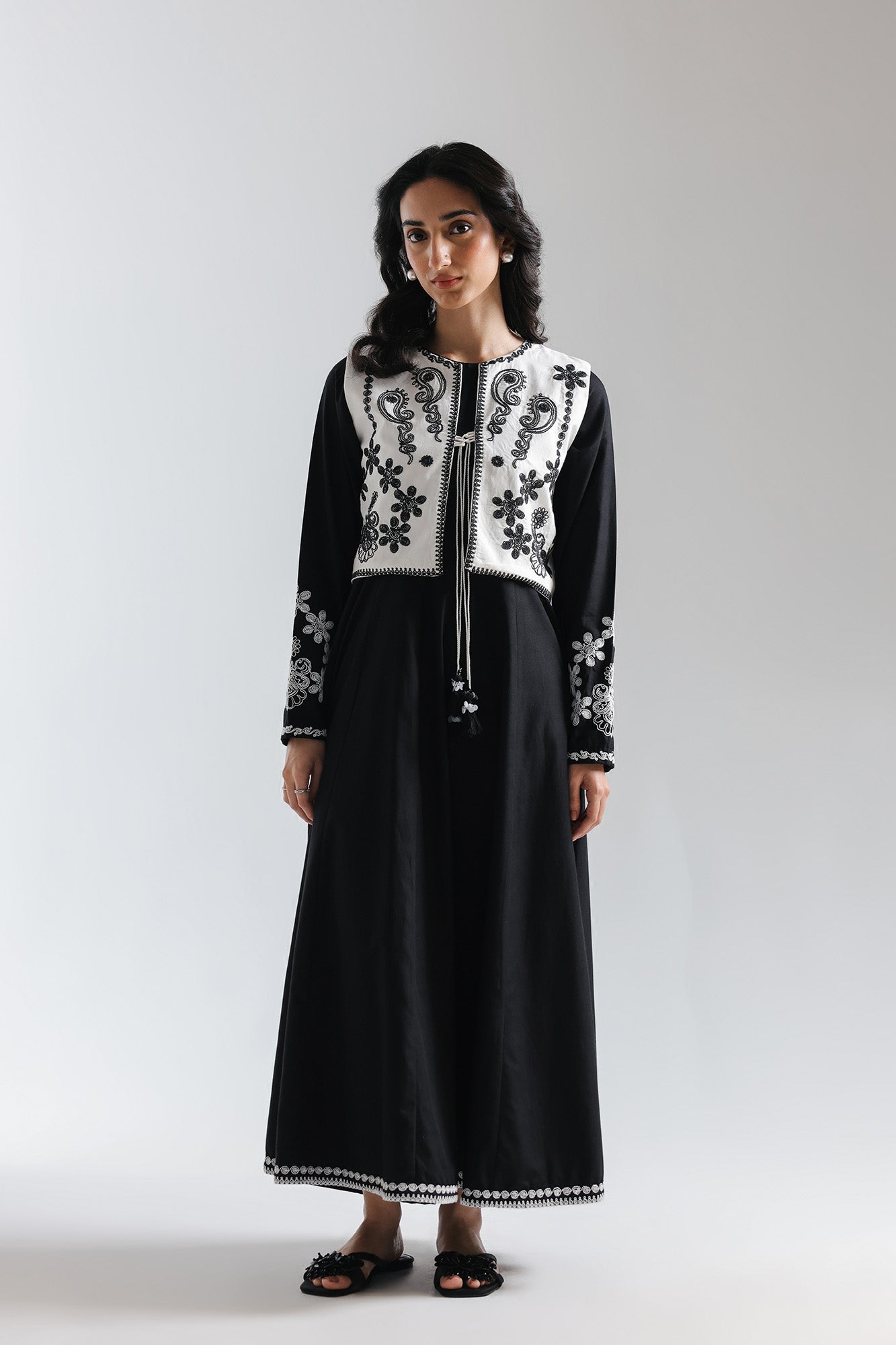 EMBROIDERED DRESS (E6947/102/902)