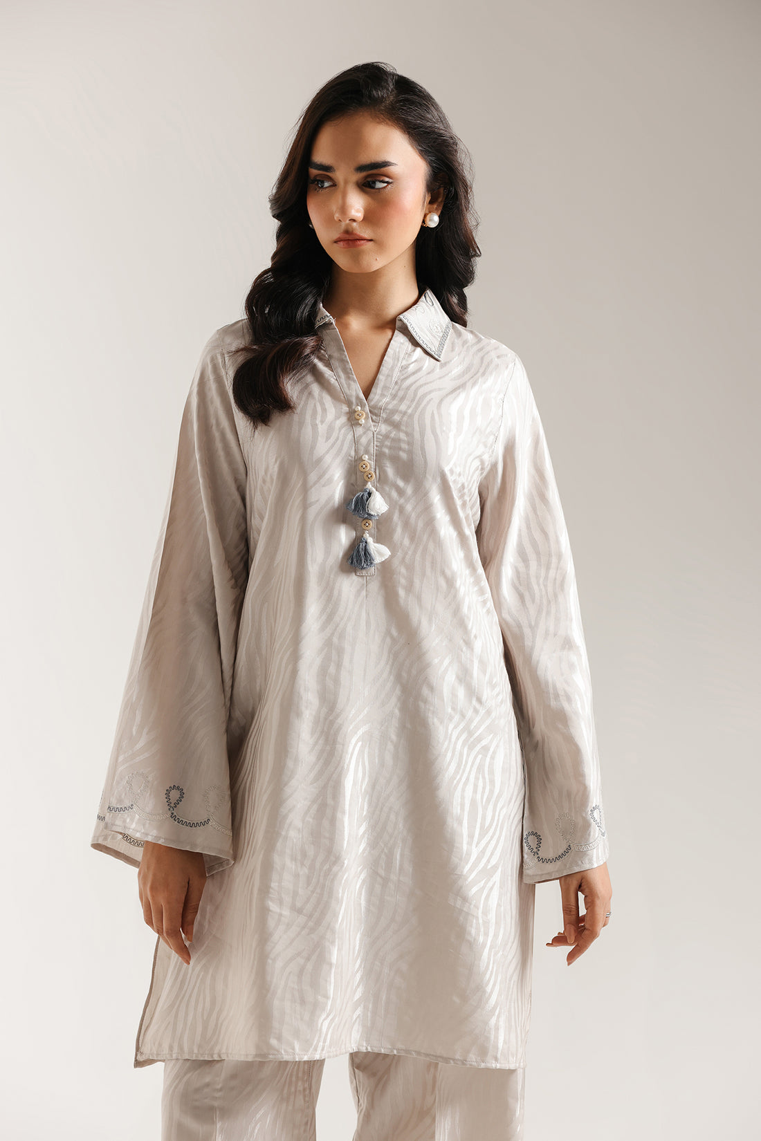 EMBROIDERED SUIT (E6949/102/817)