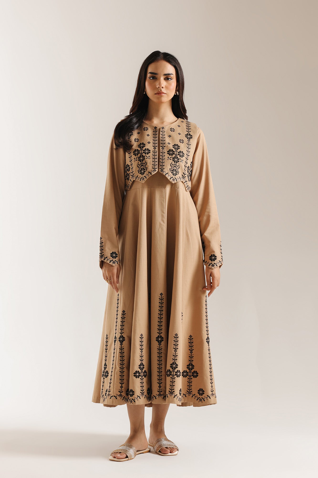 EMBROIDERED DRESS (E6958/102/114)