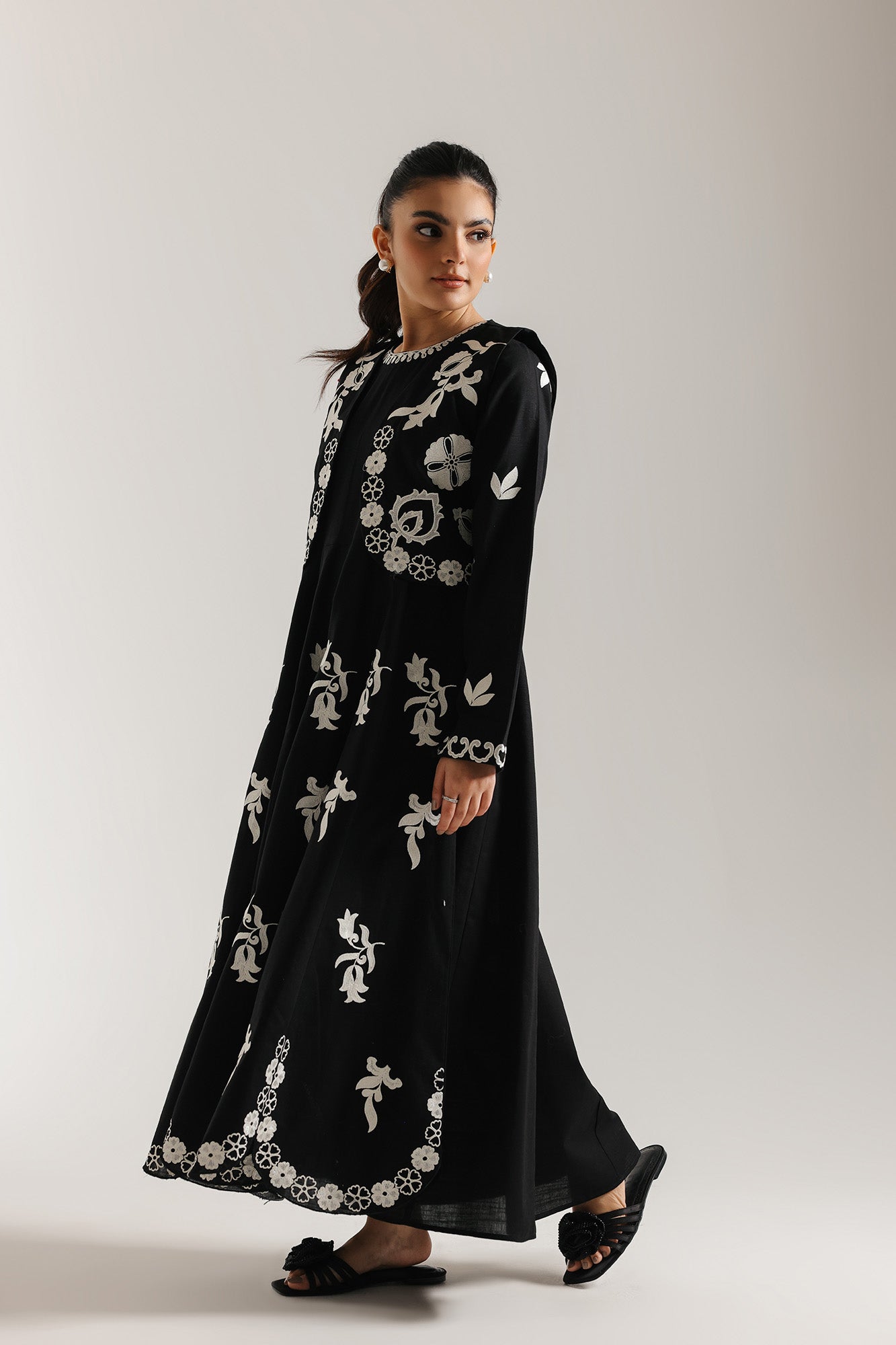 EMBROIDERED DRESS (E6960/102/902)