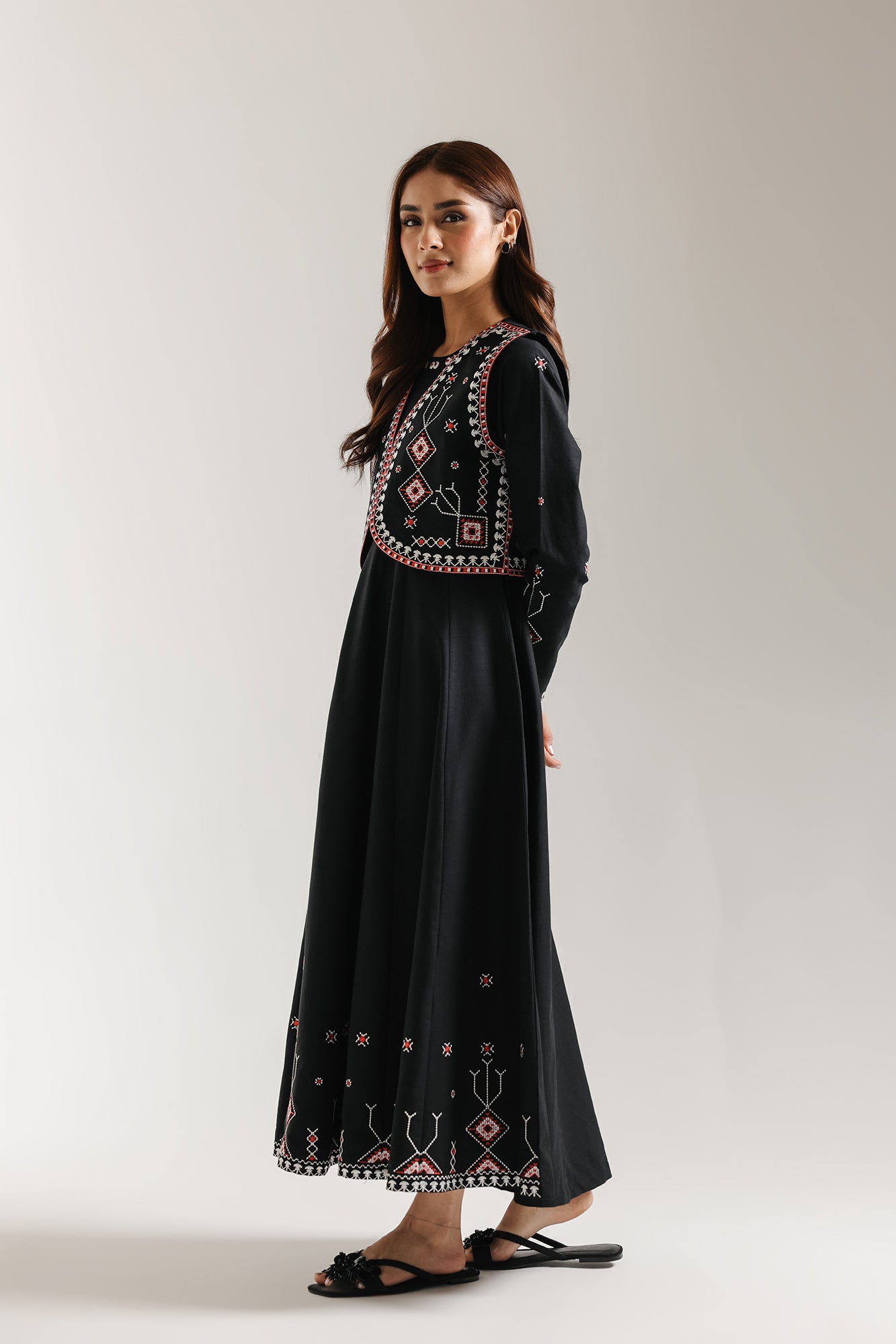EMBROIDERED DRESS (E6961/102/902)