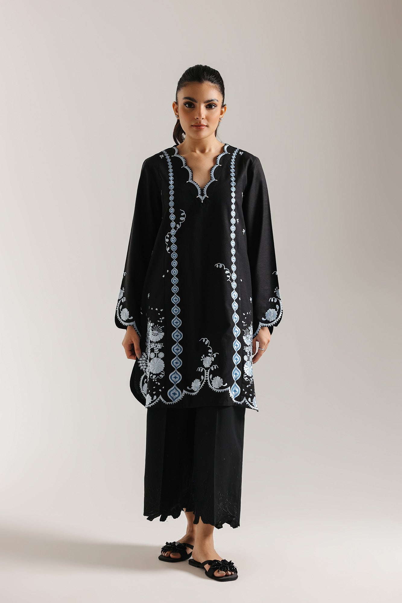 EMBROIDERED SHIRT (E6989/102/902)